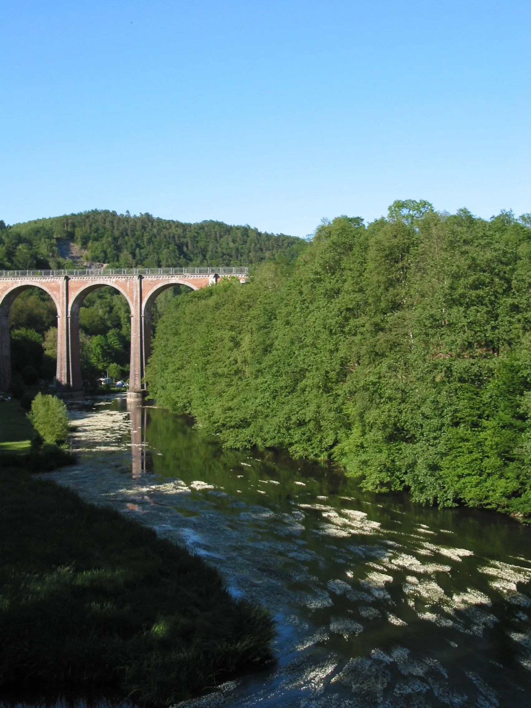 Photo showing: Herbeumont (Belgium), the viaduct on the Semois river.
