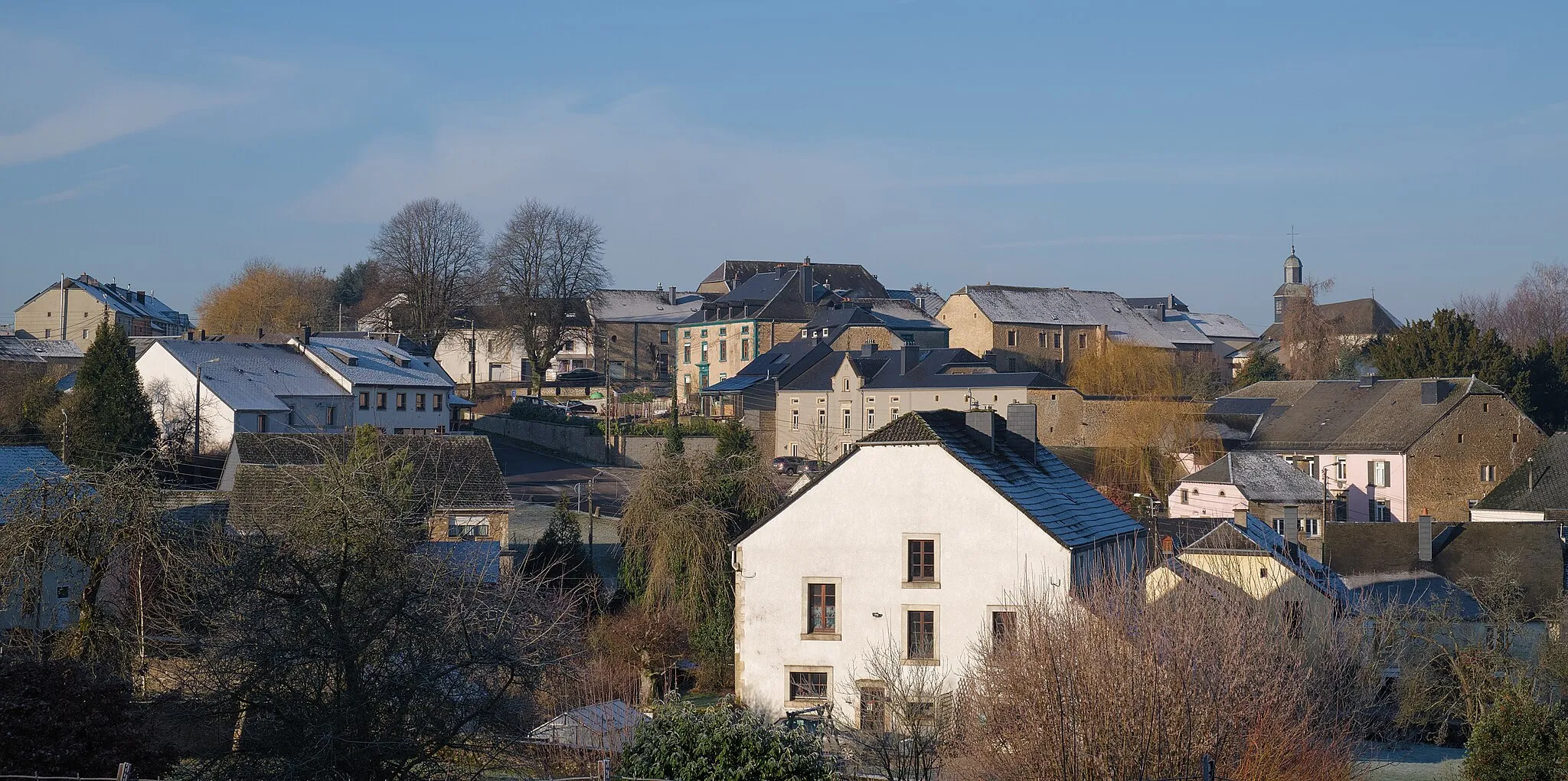 Photo showing: View of Izel from Rue de la Sartelle