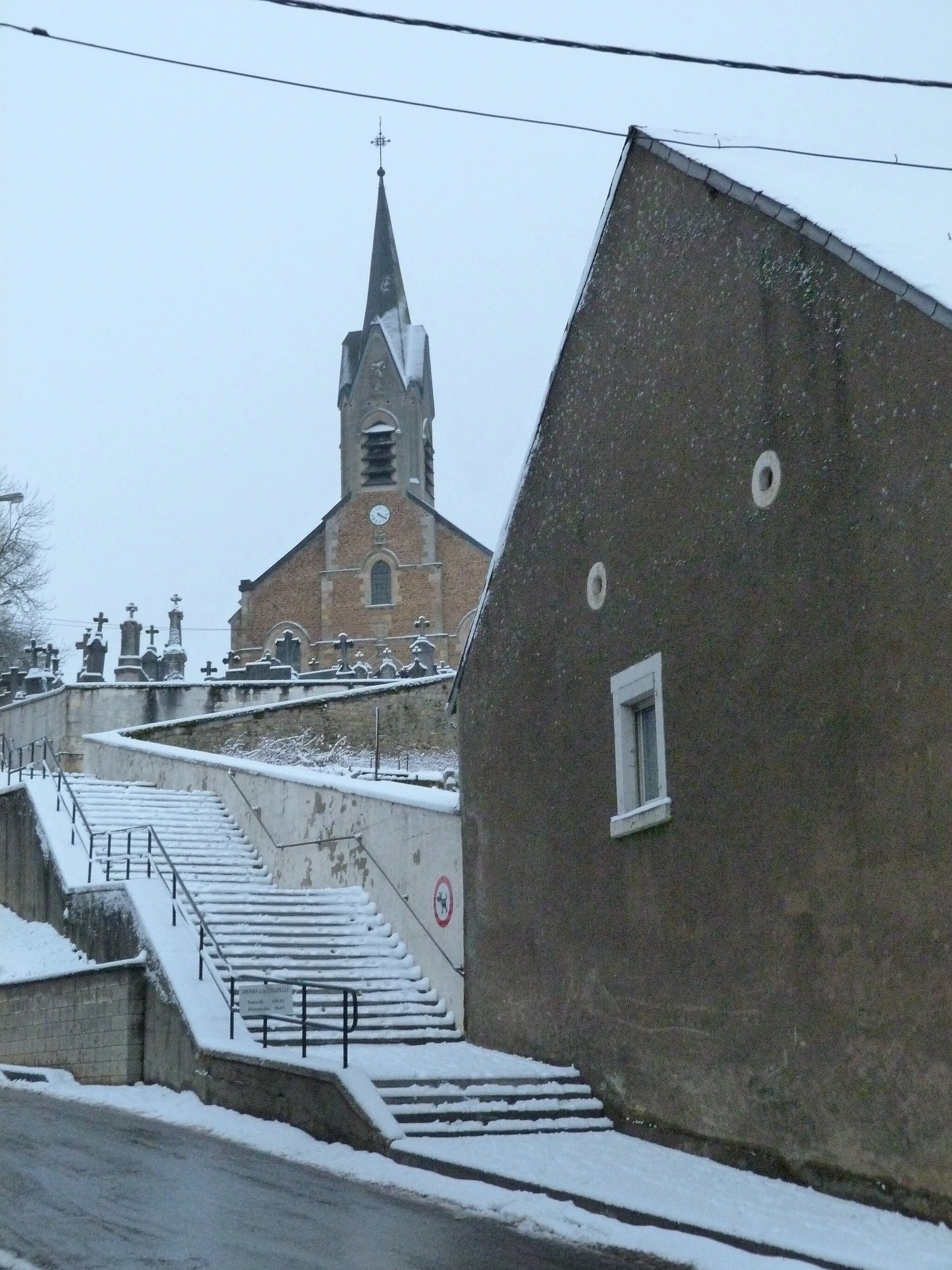 Photo showing: La montée vers l'église Saint-Jacques de Messancy