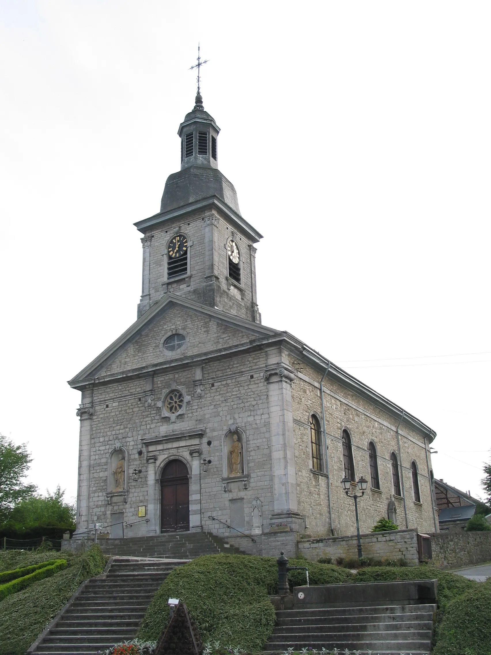 Photo showing: Tellin (Belgium), the St. Lambert church.