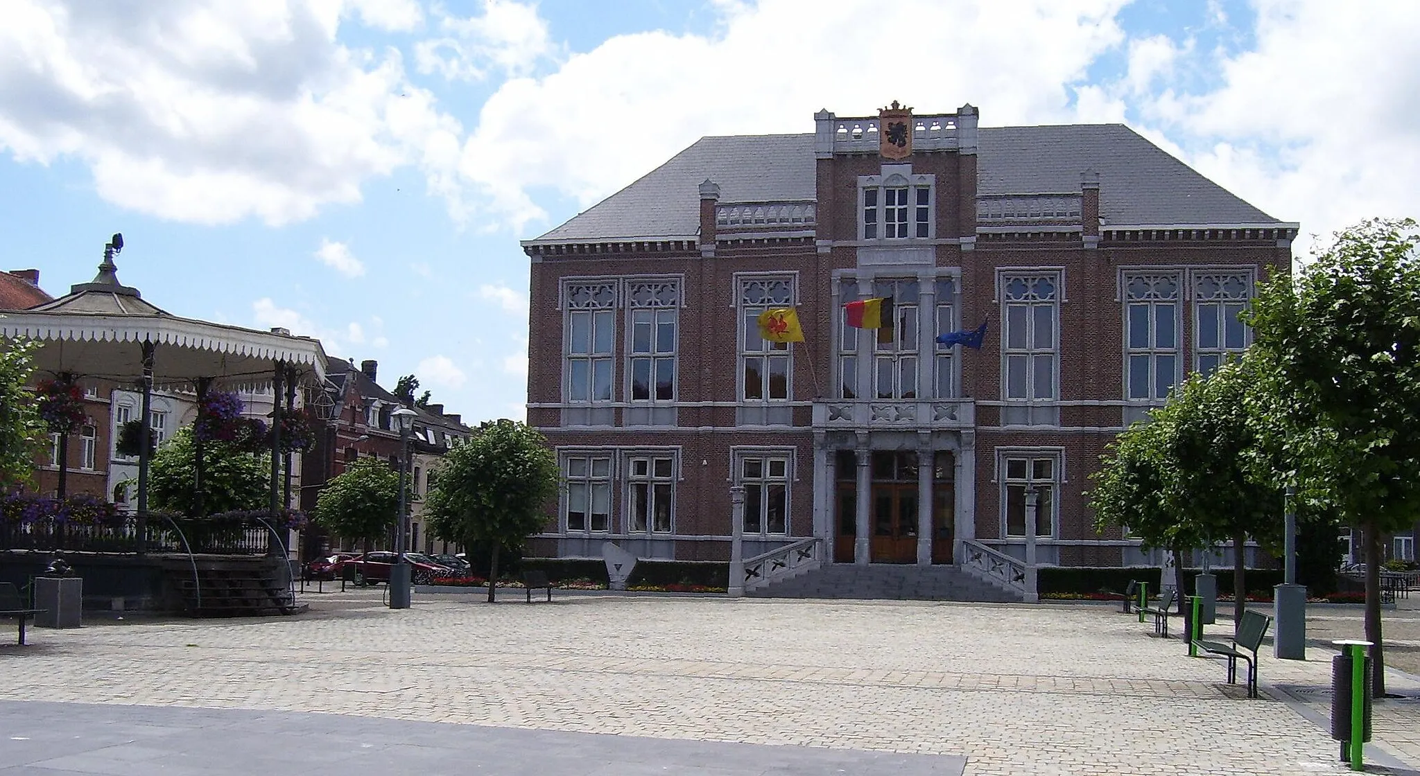 Photo showing: Hôtel de Ville (town hall) of Andenne, Place des Tilleuls, Belgium