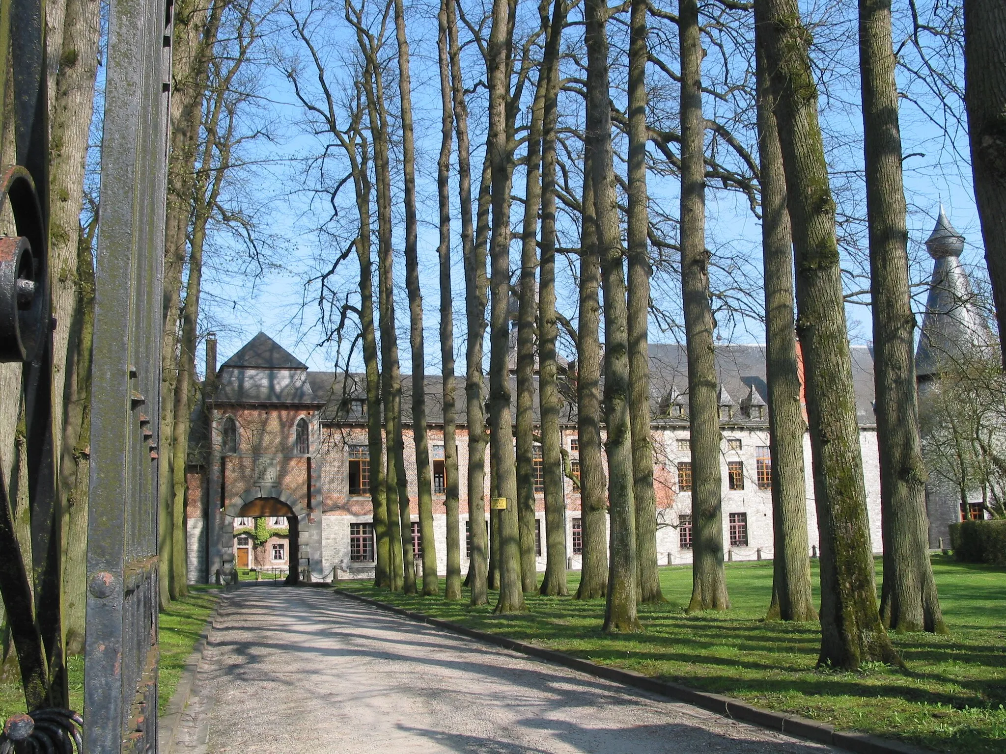 Photo showing: Bioul (Belgium), the entrance to the castle.