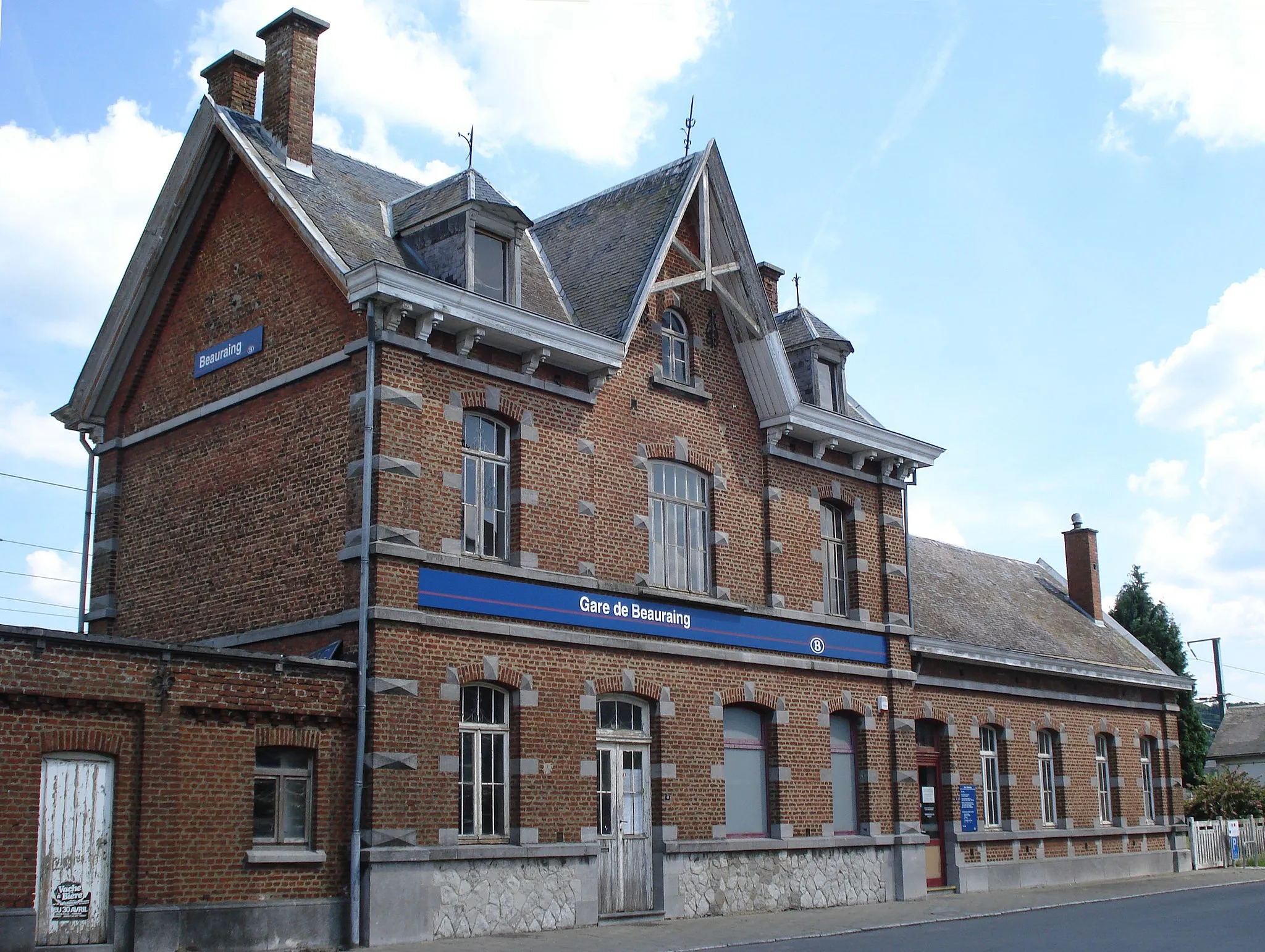 Photo showing: Railwaystation Beauraing (B)