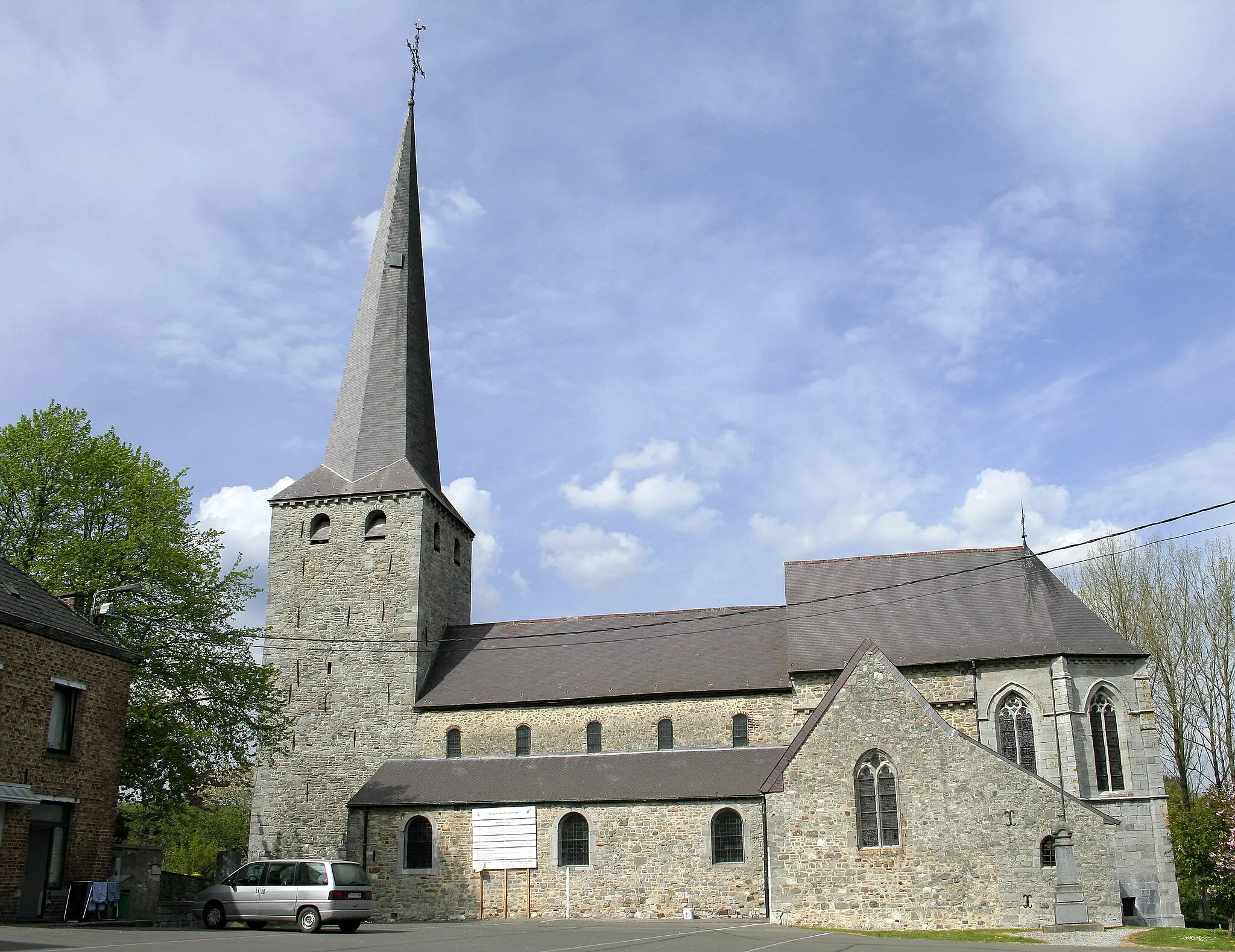 Photo showing: Biesme (Belgium), the St.Martin church (XIVth century).