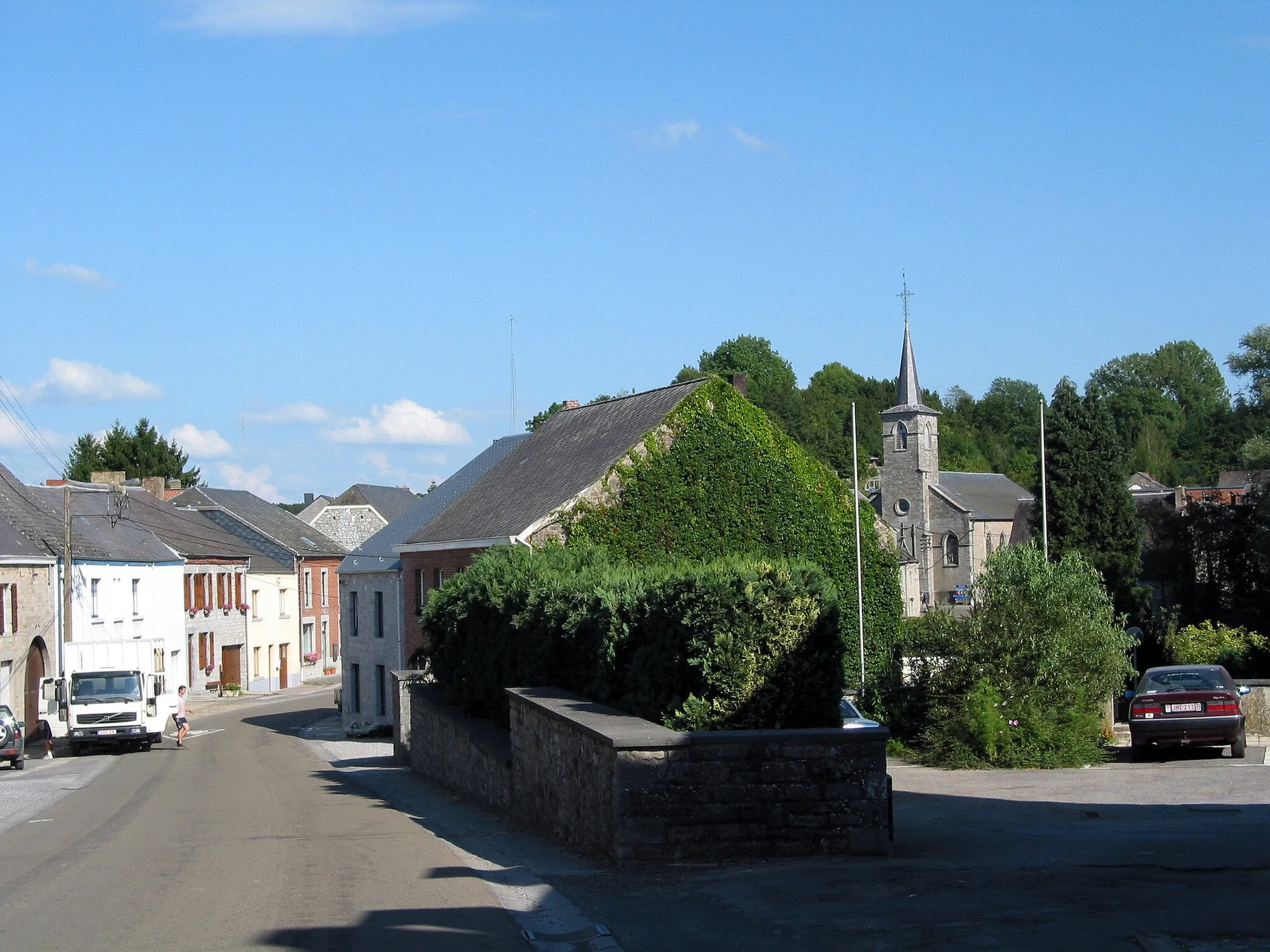 Photo showing: Doische (Belgium), rue du Viroin.