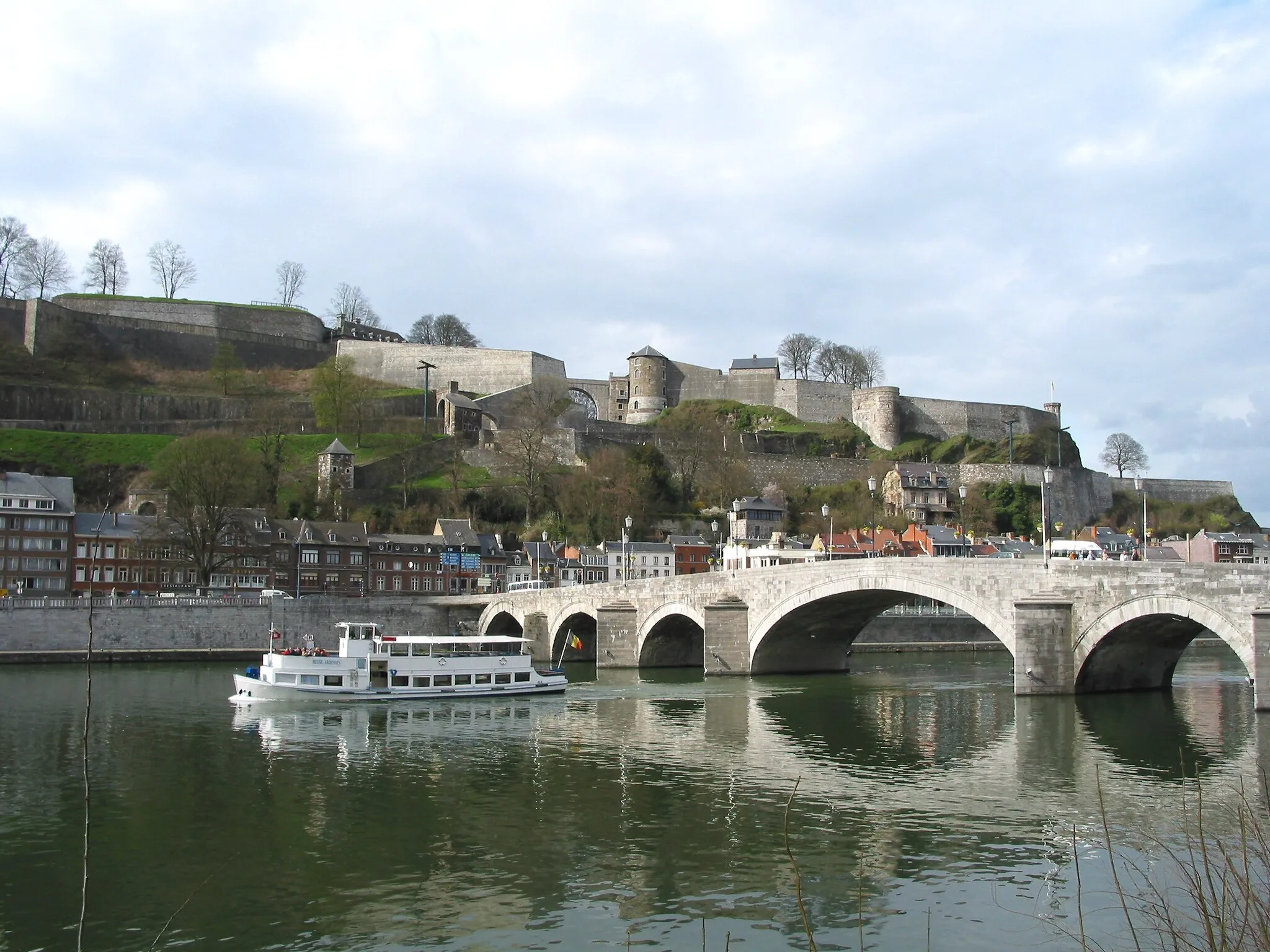 Photo showing: Namur (Belgium), the Meuse river, the Jambes' bridge and the citadel.