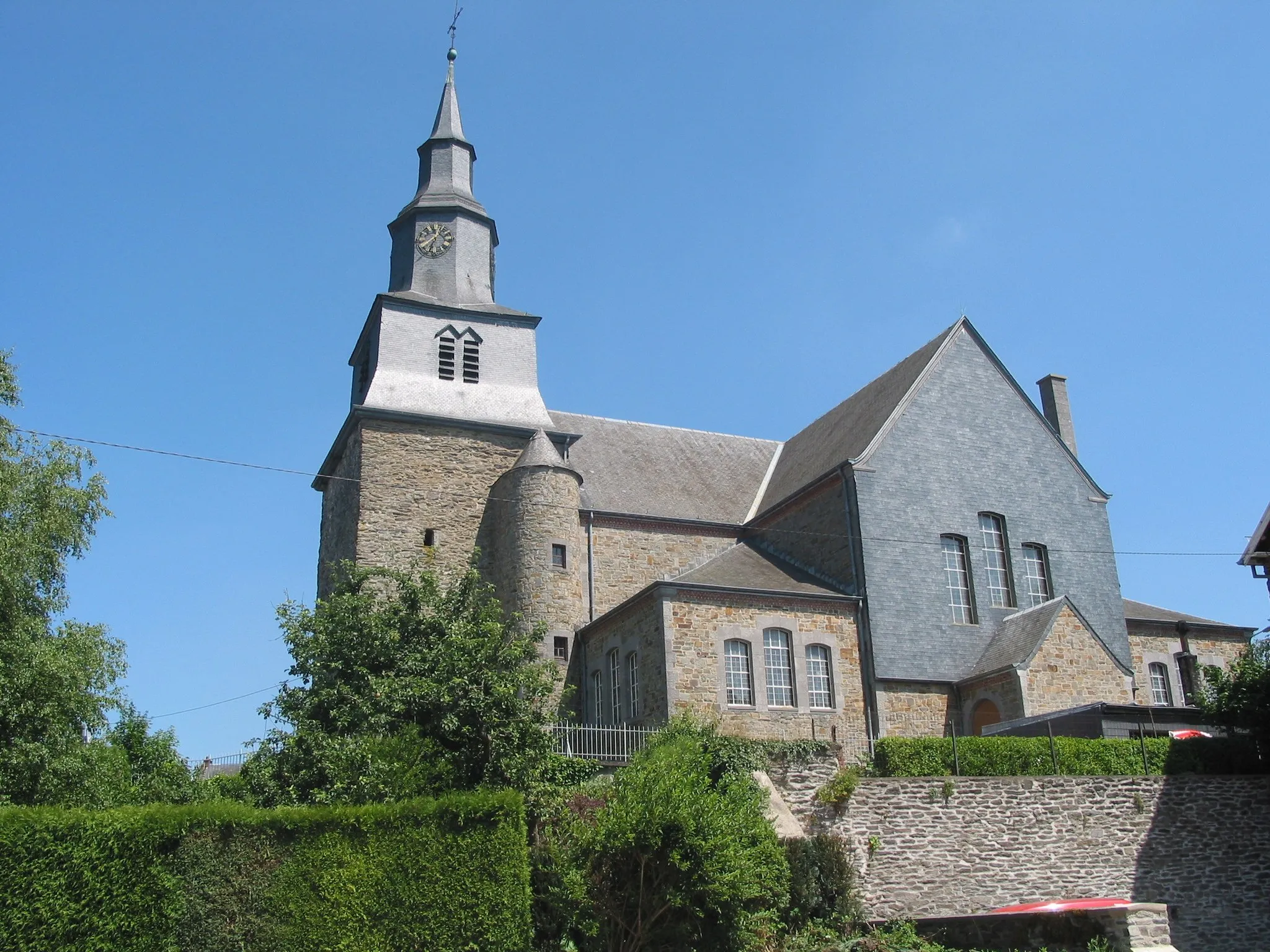 Photo showing: Gedinne (Belgium), the Our Lady of Nativity Church  (Romanesque tower - XIIth century.