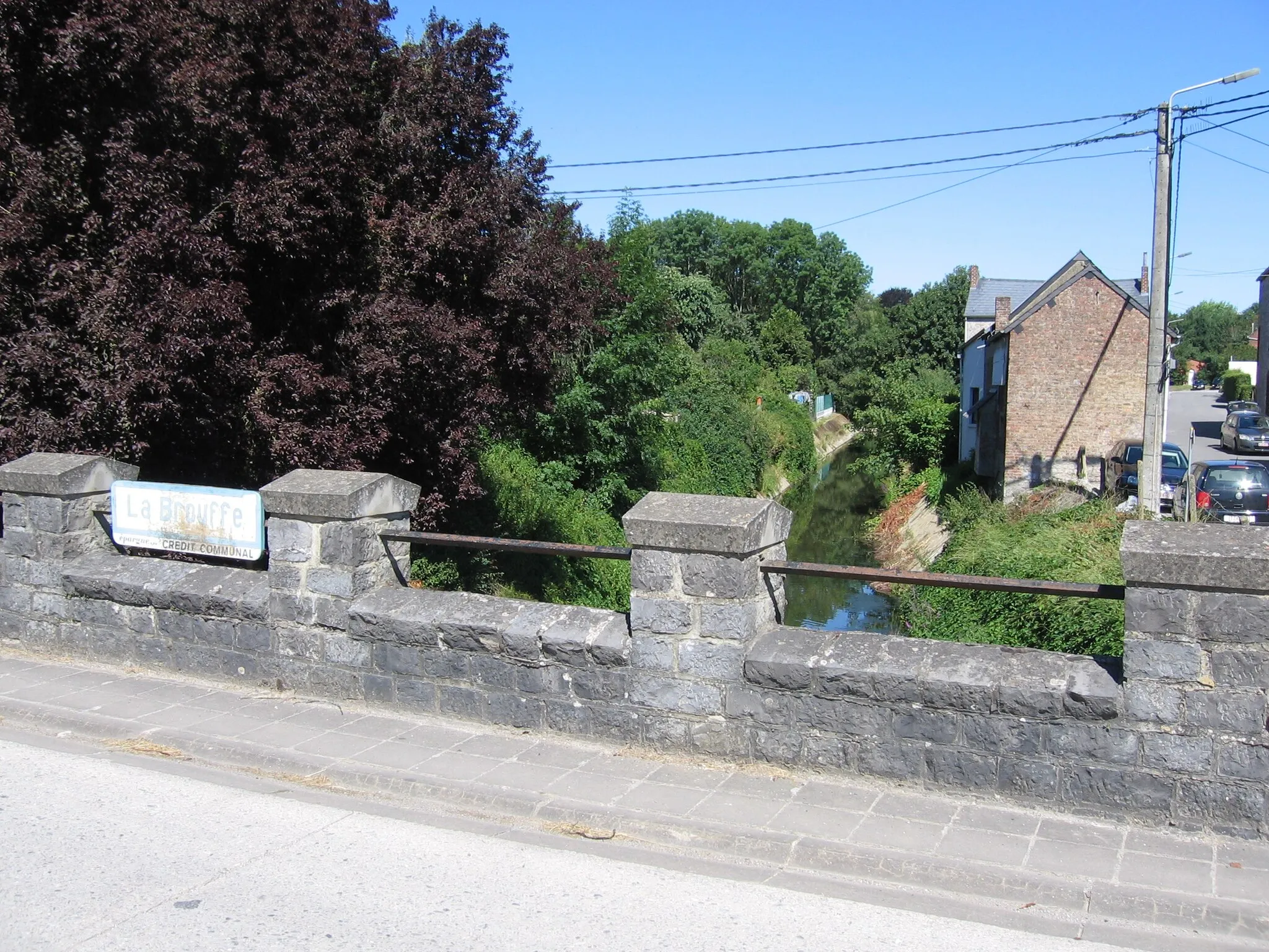 Photo showing: The 'Brouffe' is a small river of the Southern part of Belgium (Province of Hainaut), passing through the town of Mariembourg