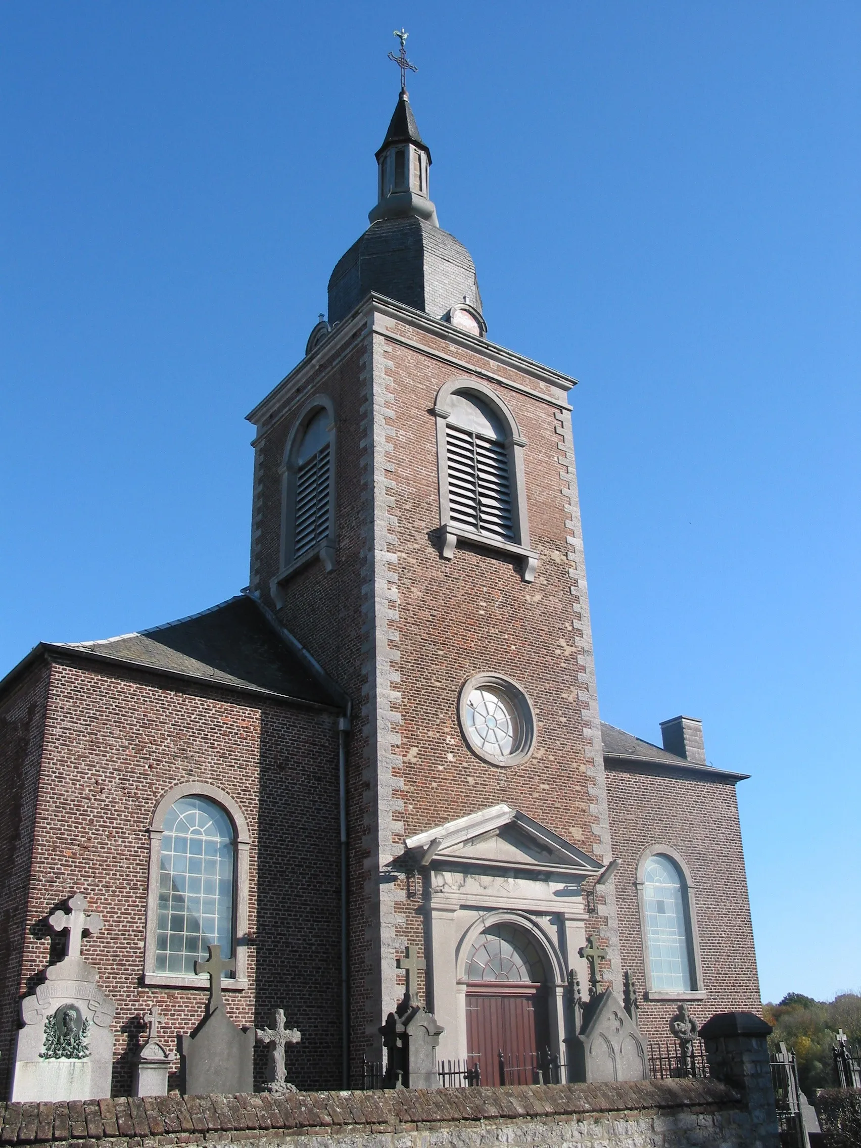 Photo showing: Rhisnes (Belgium), the St. Didier church (1841-1845).