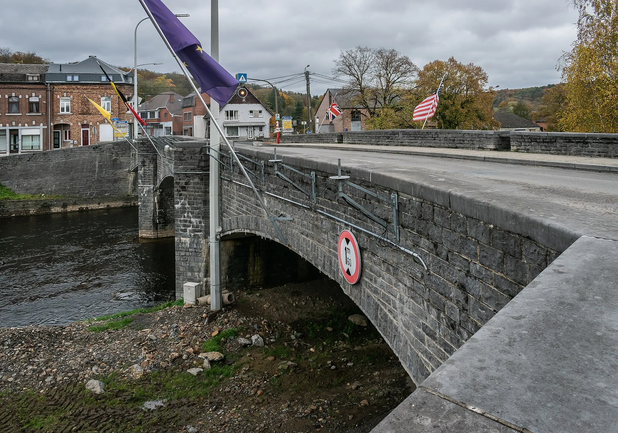 Photo showing: Bridge over the Lomme river in Rochefort, Namur Province, Belgium