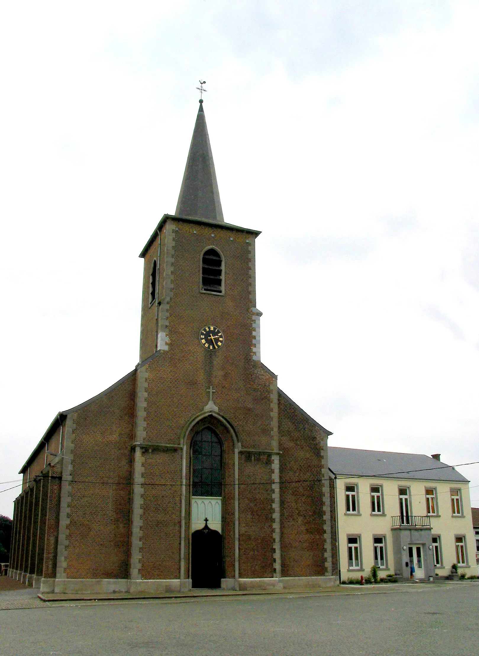 Photo showing: Sombreffe (Belgium), the church of the Assumption of Our Lady (1858).