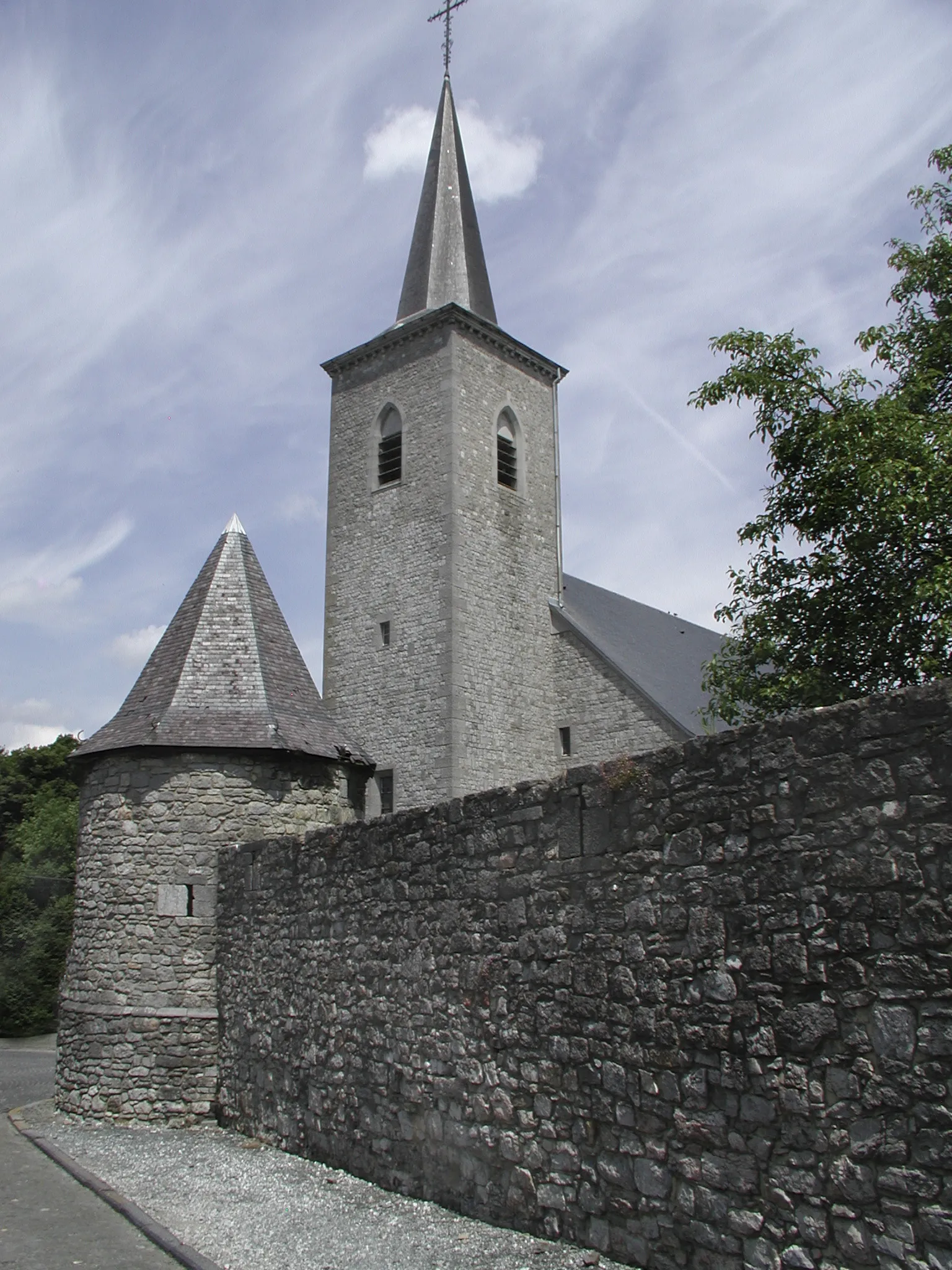 Photo showing: The church of Thy-le-Chateau