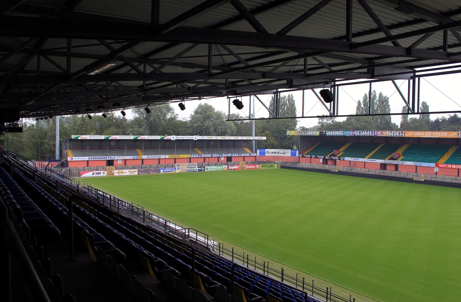 Photo showing: Picture of the Daknam Stadium in Lokeren, made in 2011