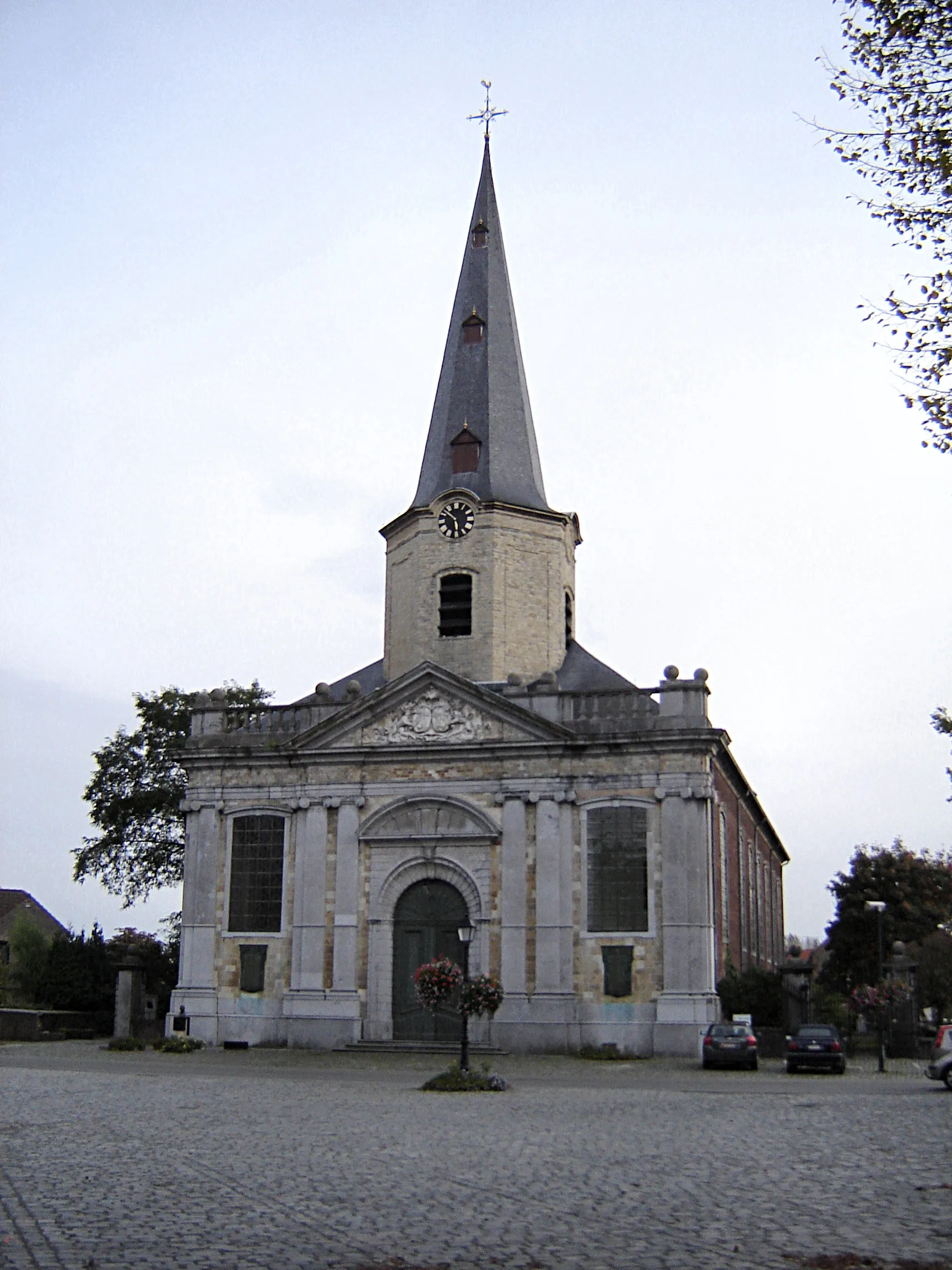 Photo showing: Church of Saint Martin in Moerzeke. Moerzeke, Hamme, East Flanders, Belgium
