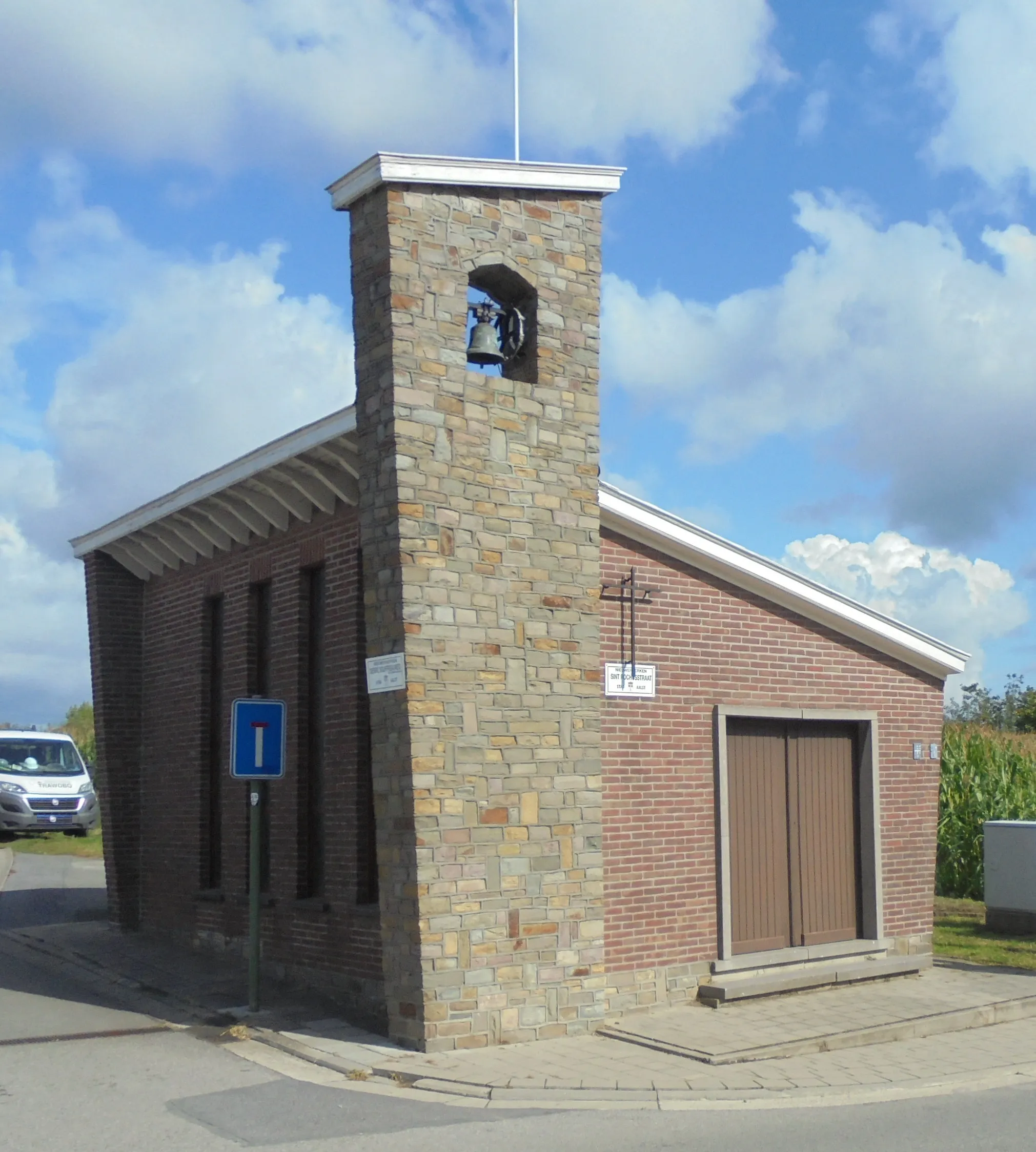 Photo showing: Kapel - hoek Sint Rochusstraat met de Désiré Souffreauweg - Nieuwerkerken - Aalst - Oost-Vlaanderen - België