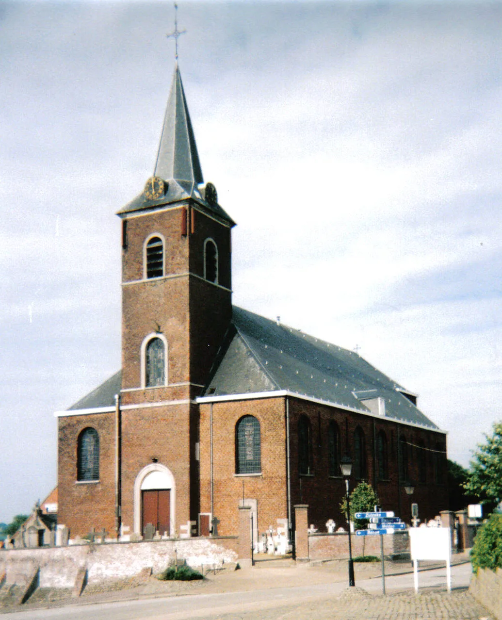 Photo showing: The village church of Nukerke, a submunicipality of Maarkedal, Belgium.