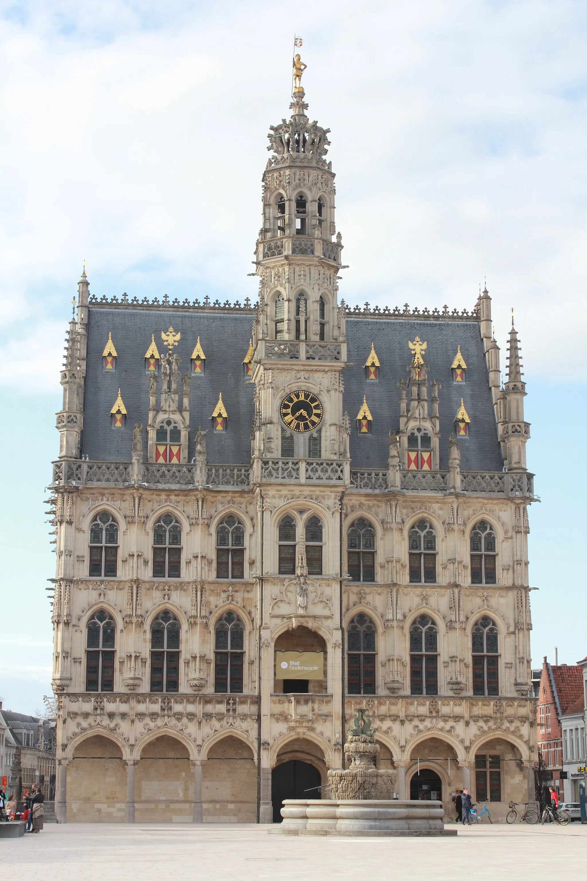 Photo showing: Oudenaarde Town Hall, Belgium, Province of East Flanders. Recording date: March 26, 2021.