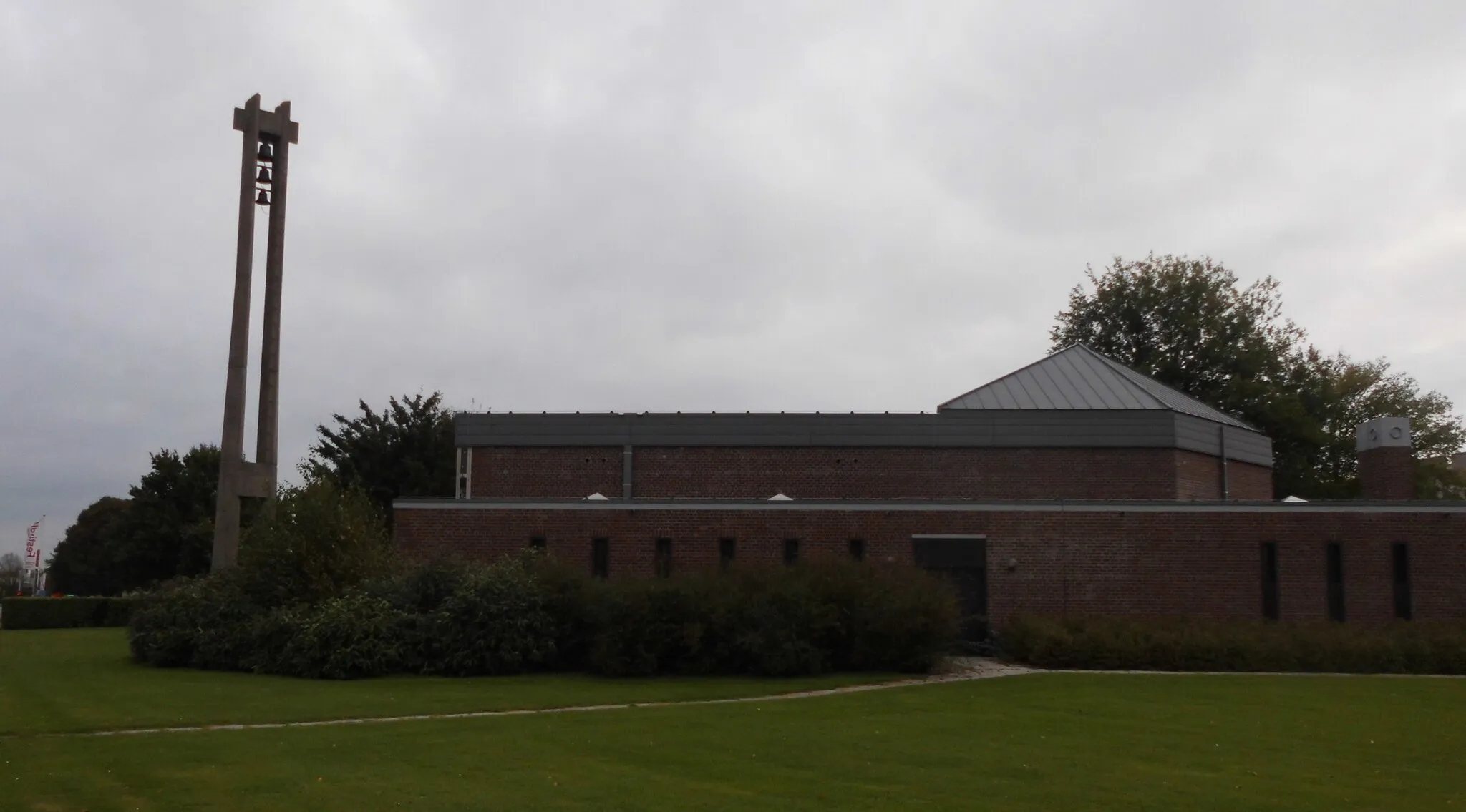 Photo showing: Kerktoren van de Sint-Pauluskerk - Oostkouterlaan - Petegem-aan-de-Leie - Deinze - Oost-Vlaanderen - België