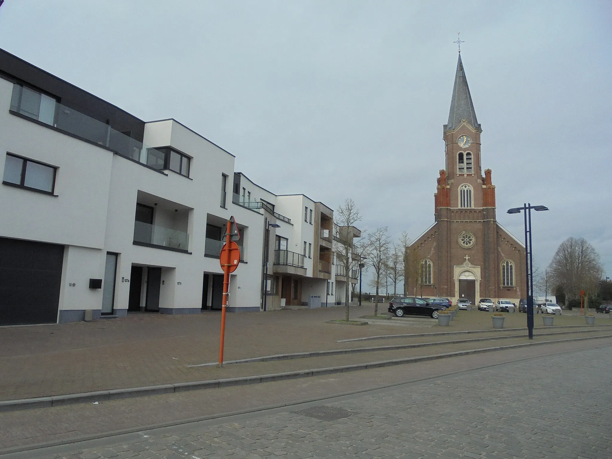 Photo showing: Centrum van Ruien in 2020 met de Sint-Corneliuskerk - Ruien - Kluisbergen - Oost-Vlaanderen - België
