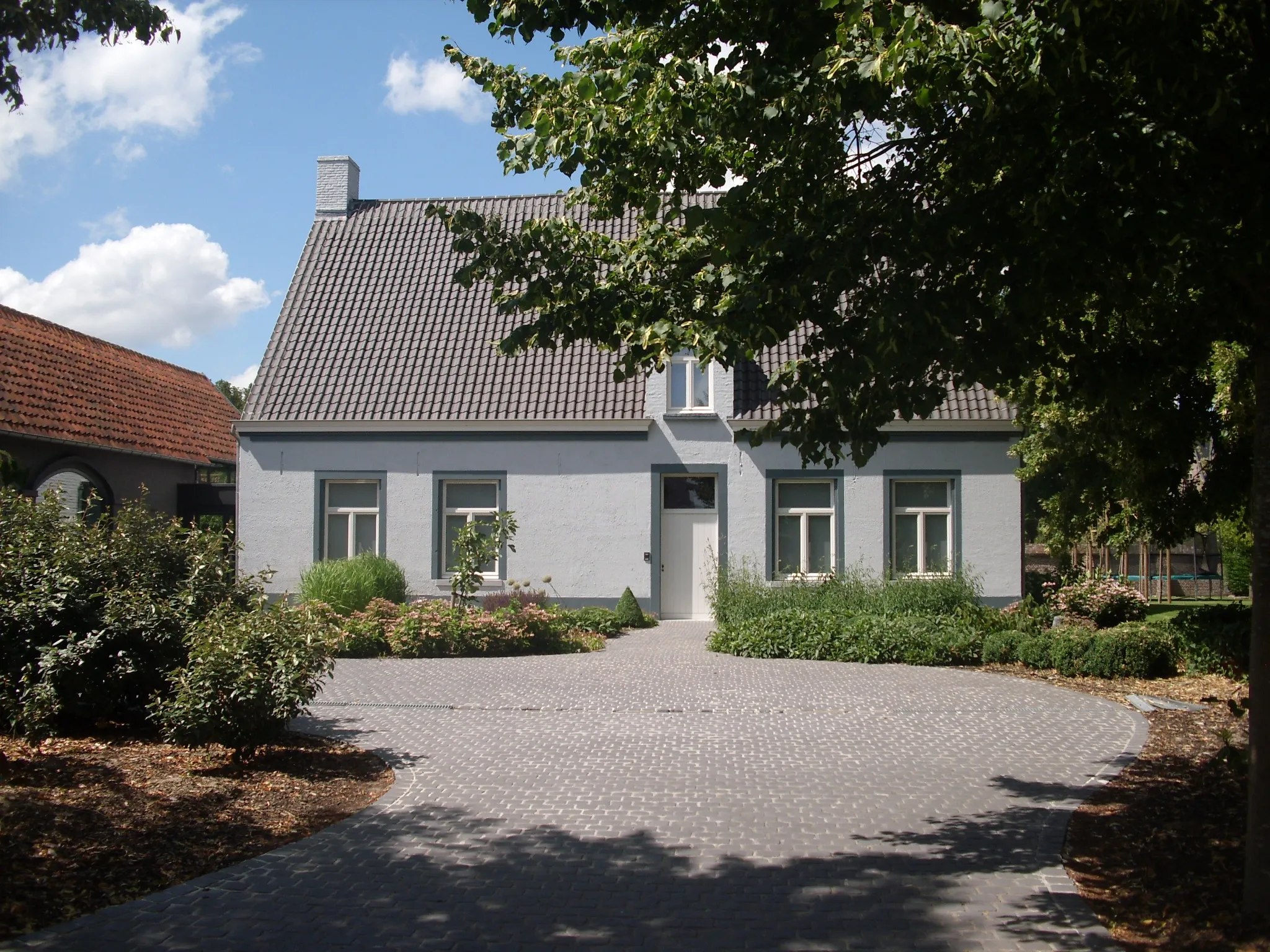 Photo showing: Voormalige pastorie - Gaversesteenweg 512 - Schelderode - Merelbeke - Oost-Vlaanderen - Vlaams Gewest - België