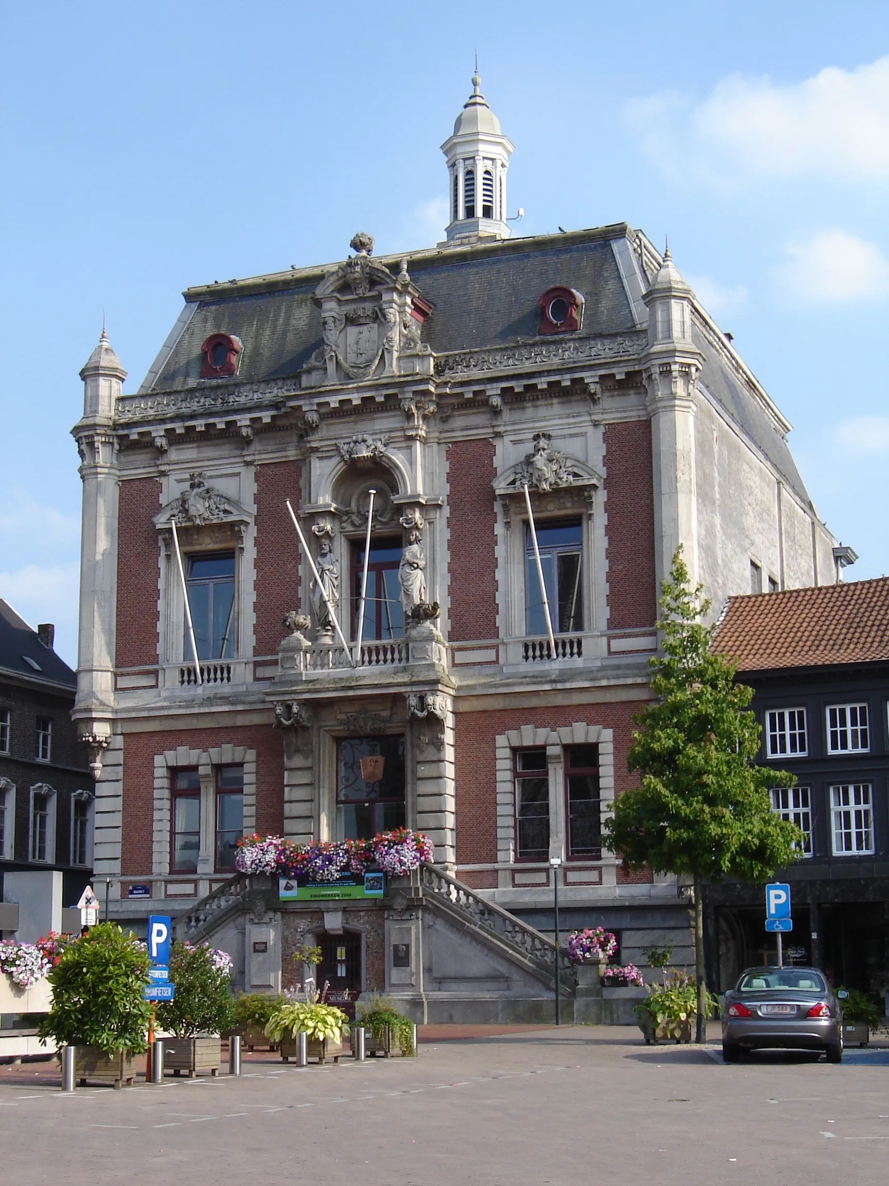Photo showing: Former Town hall of Wetteren. Wetteren, East Flanders, Belgium
