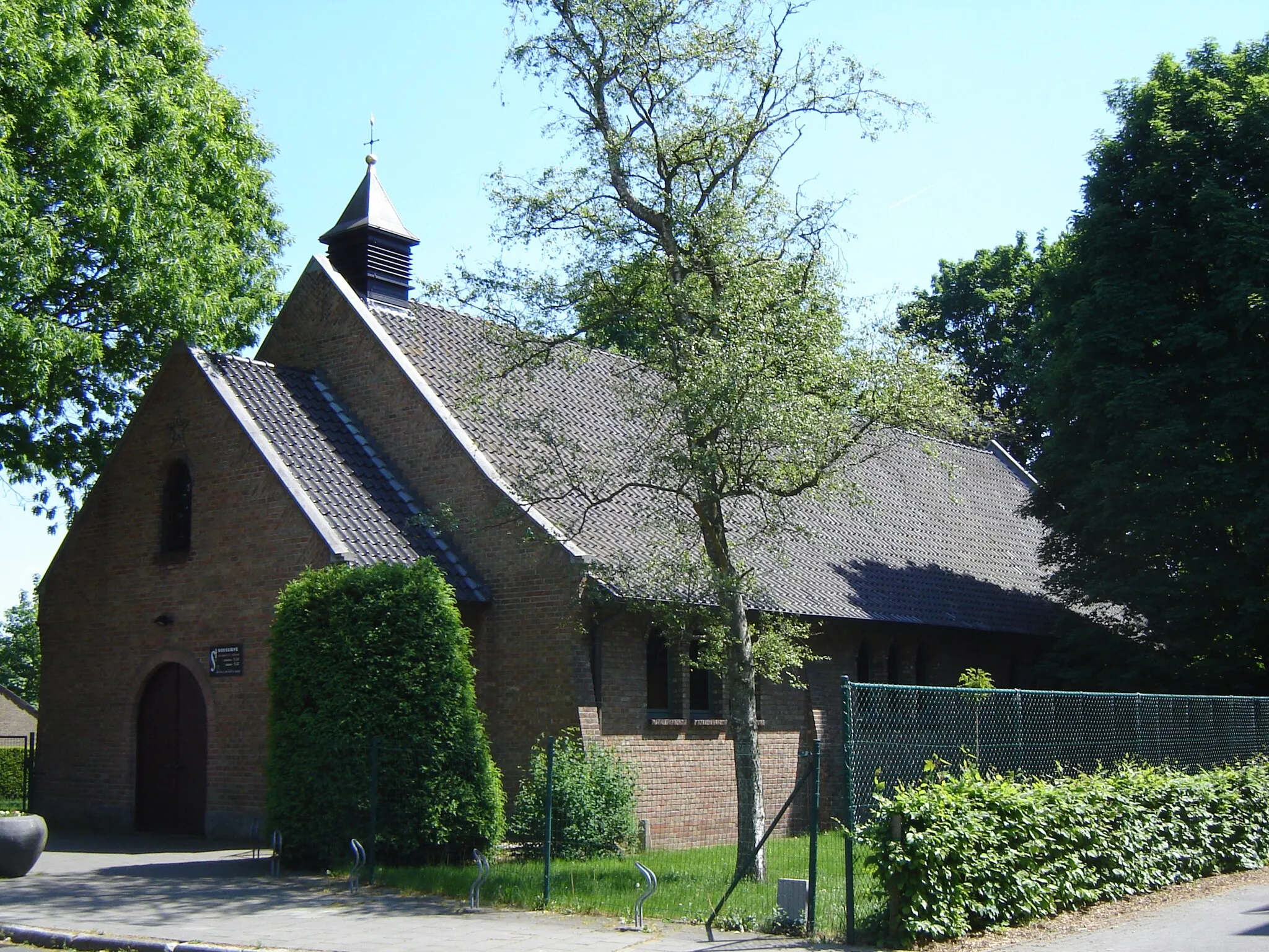 Photo showing: Church of Saint Godelina in Wondelgem. Wondelgem, Gent, East Flanders, Belgium