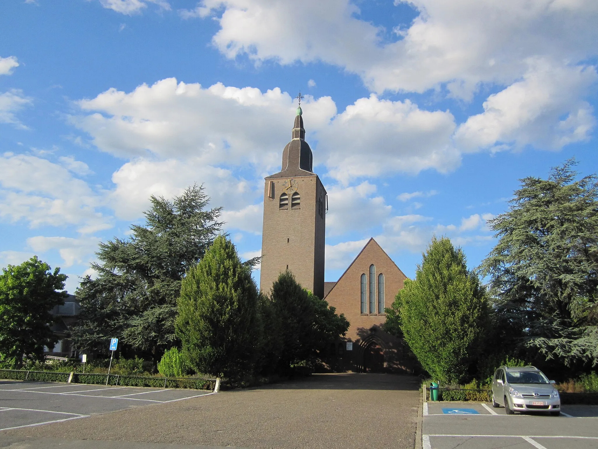 Photo showing: Parochiekerk Heilige Lucia van 1955