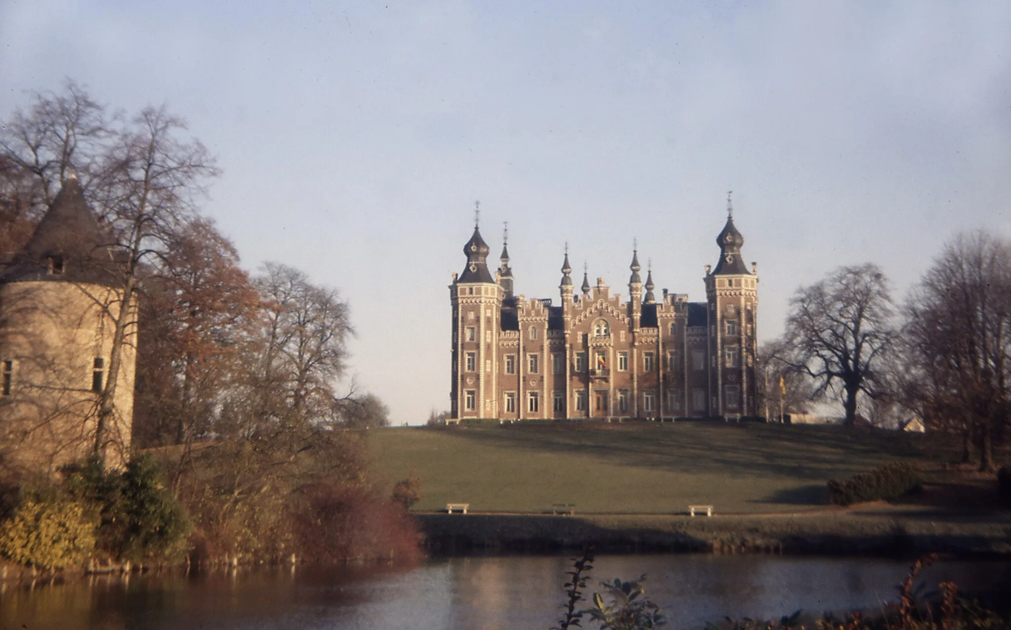Photo showing: Dilbeek, De Viron Castle. Town Hall