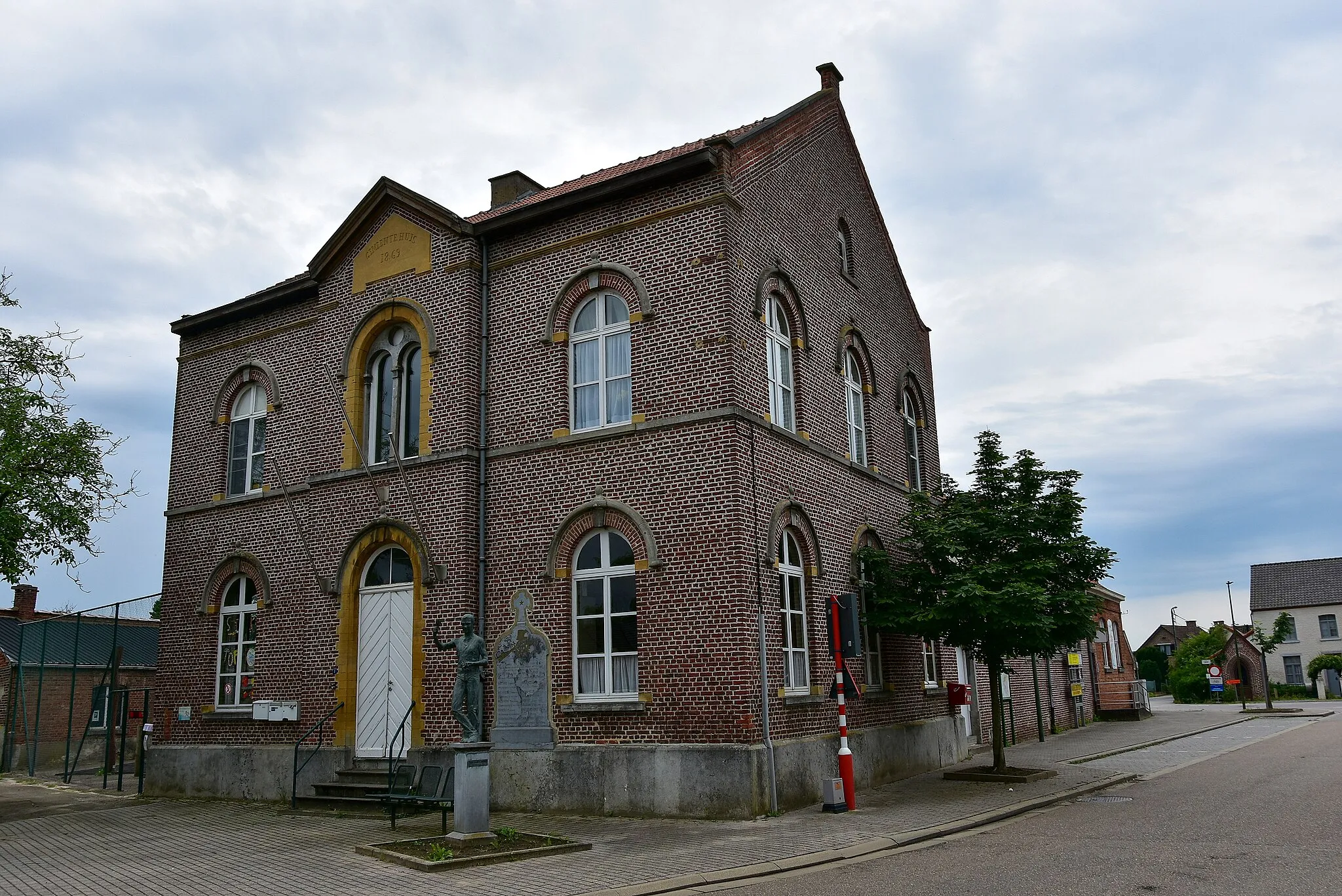 Photo showing: Gemeentehuis Houwaart 3-07-2021 13-04-20