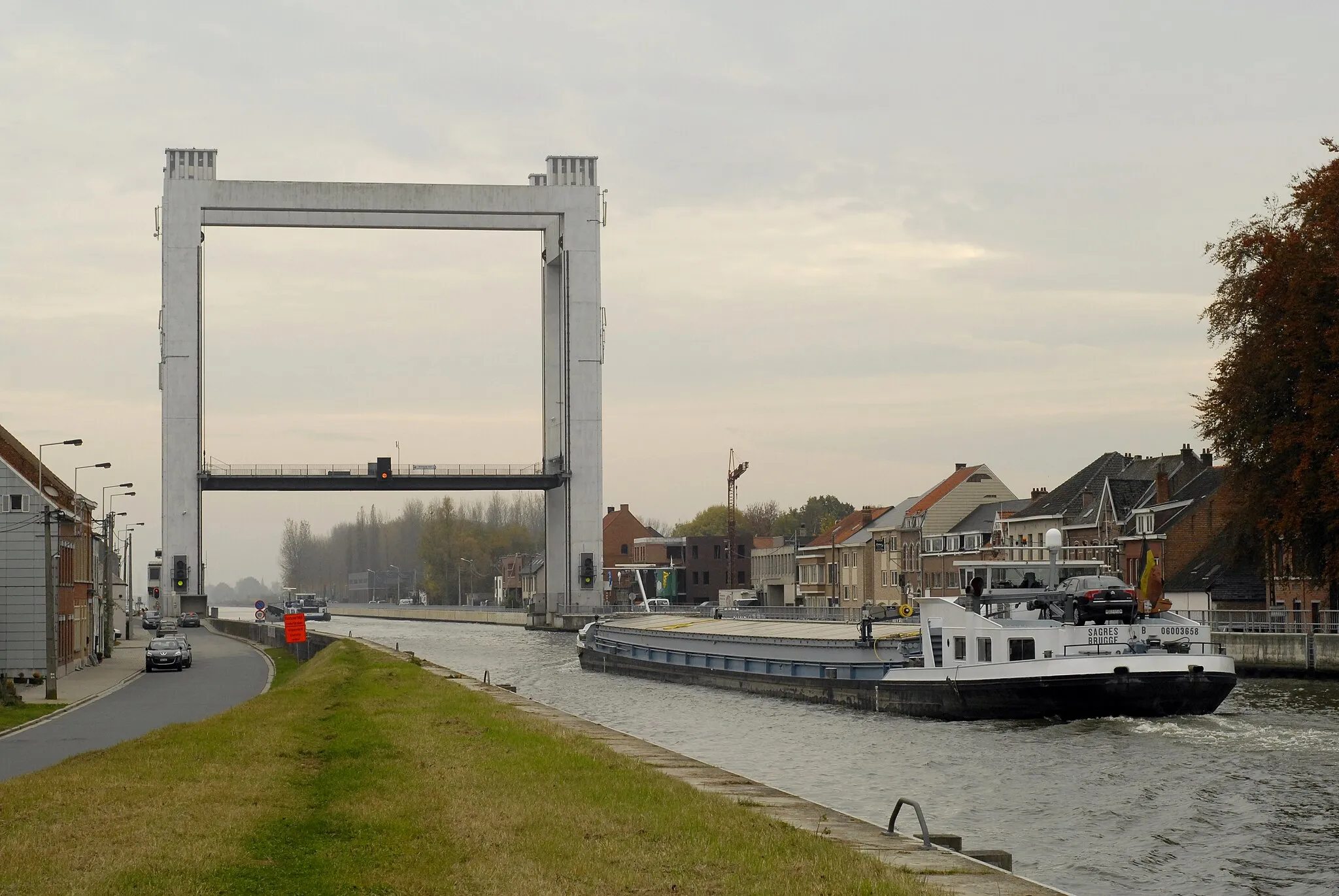 Photo showing: Humbeekbrug over het Zeekanaal Brussel-Schelde in Humbeek (in geopende toestand)