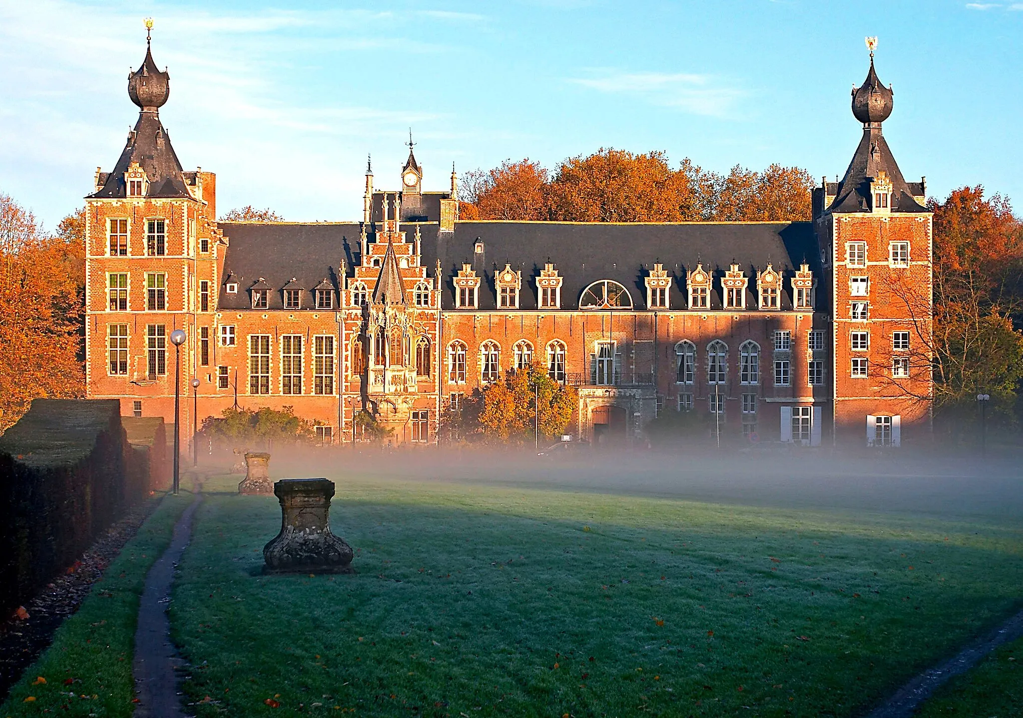 Photo showing: Castle Arenberg, part of the Katholieke Universiteit Leuven, Belgium.