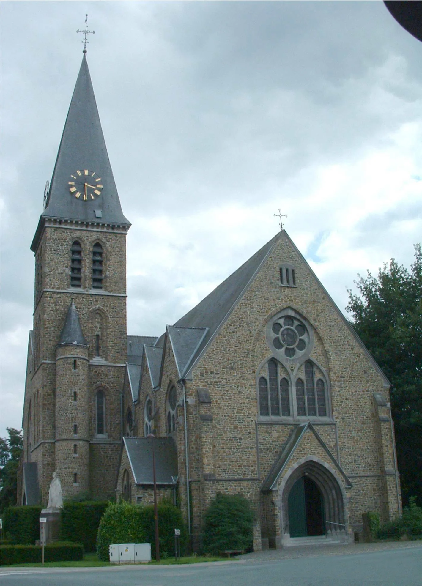 Photo showing: Parochiekerk Sint-Jozef, 02/08/05