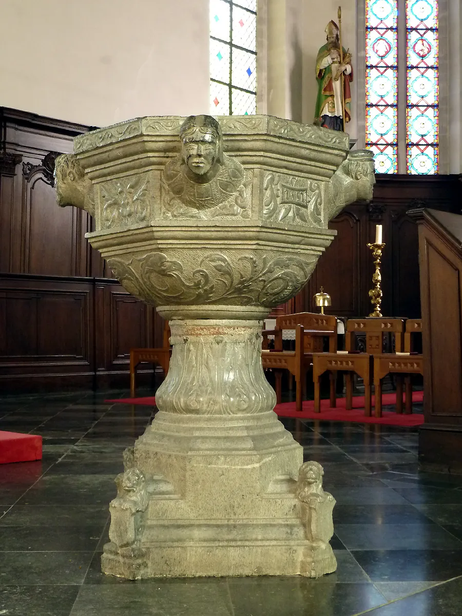 Photo showing: Baptismal font in church Neerlinter (1551)