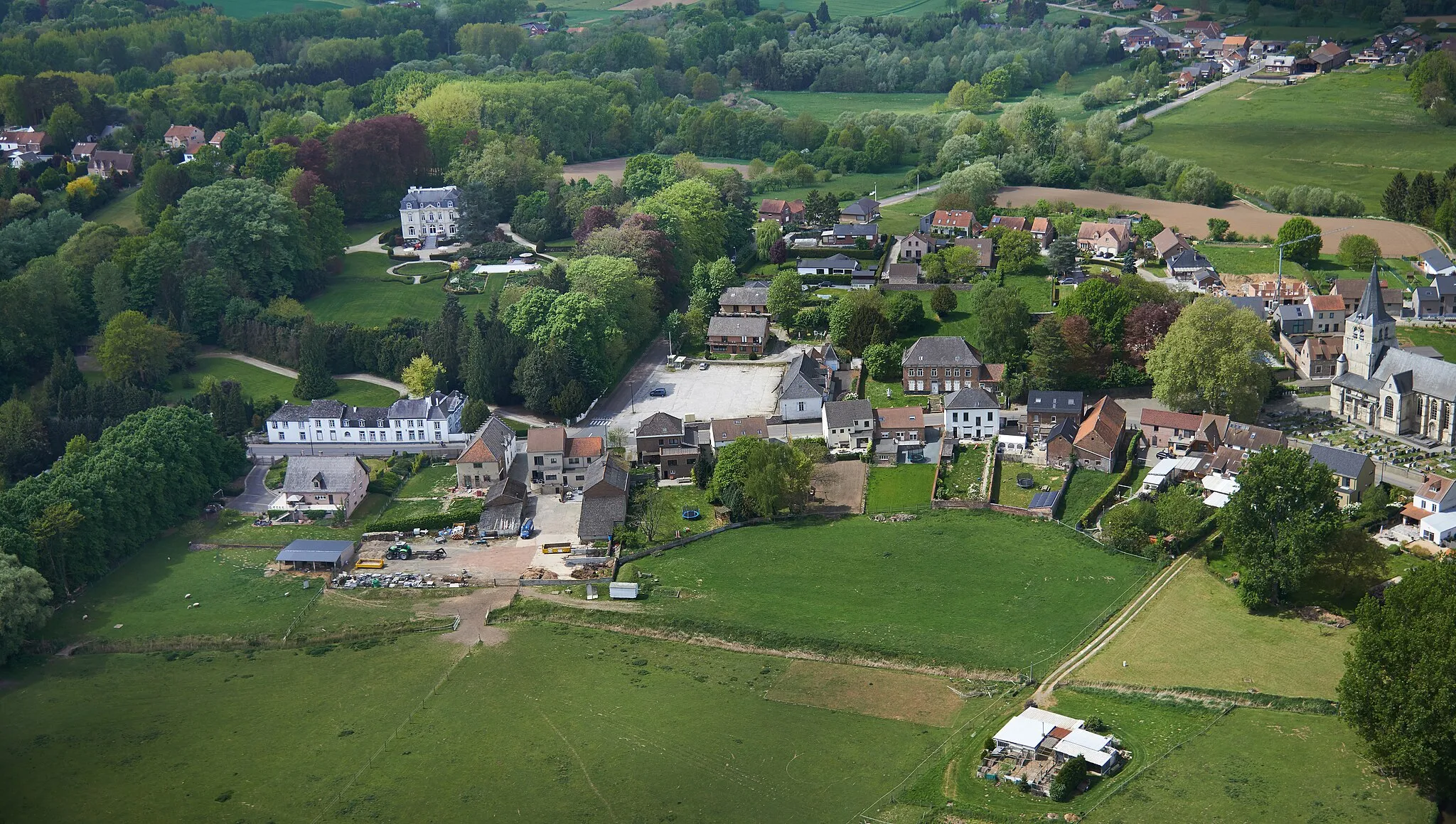 Photo showing: Luchtfoto van Sint-Agatha-Rode, België. Kijkrichting West