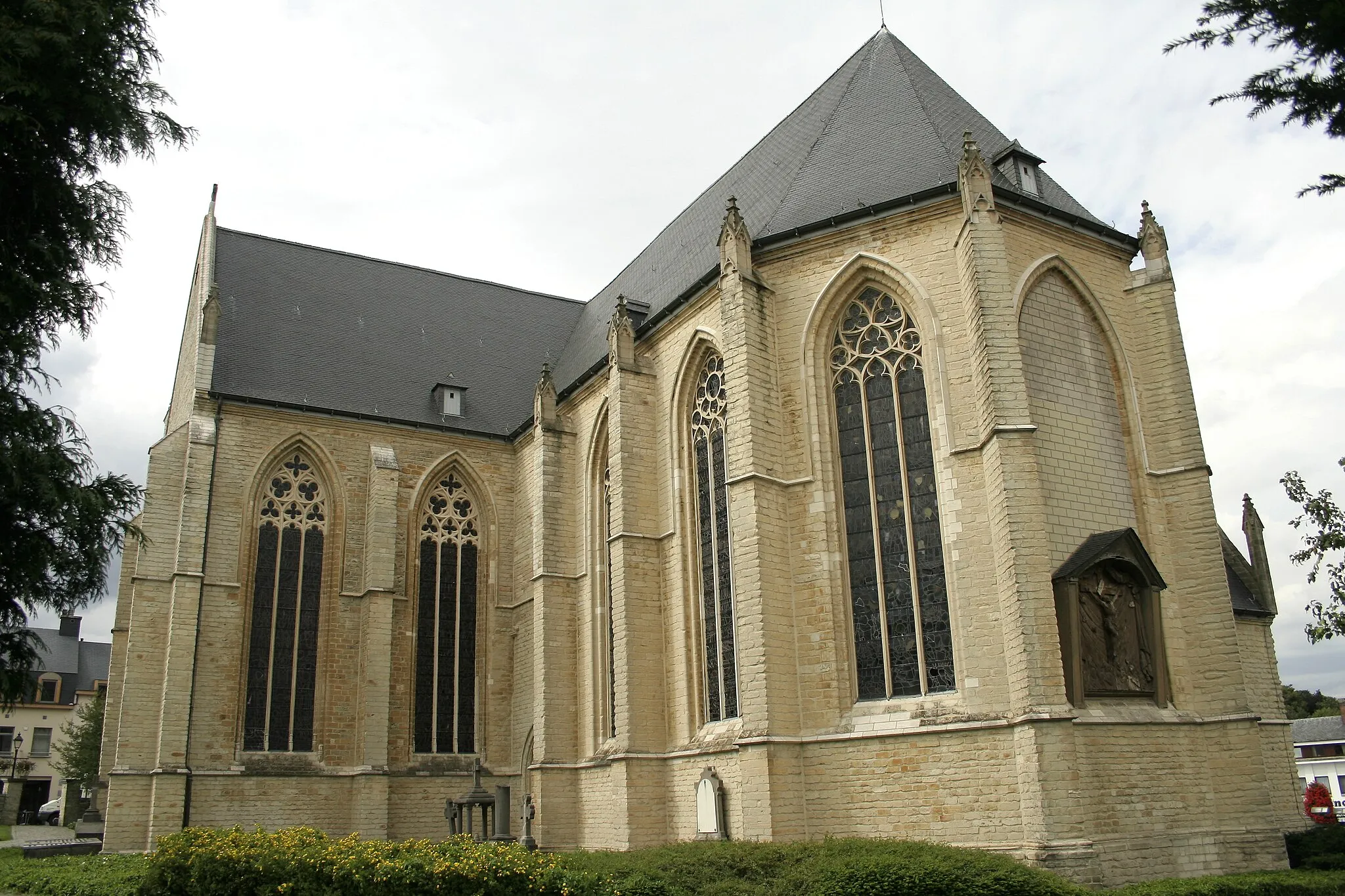 Photo showing: Tervueren choeur et transept droit de l'église Saint-Jean l'Évangéliste (XIIIe siècle)