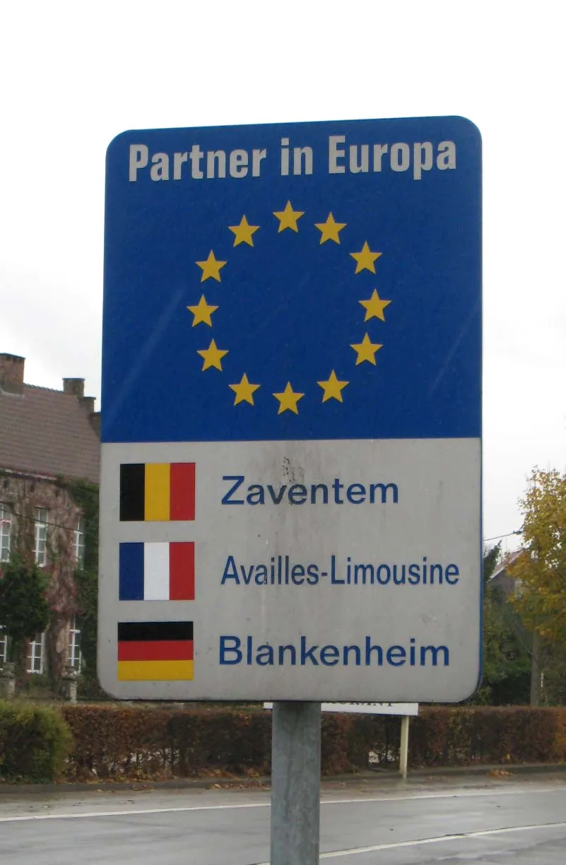 Photo showing: Sign showing the twin towns of Zaventem.