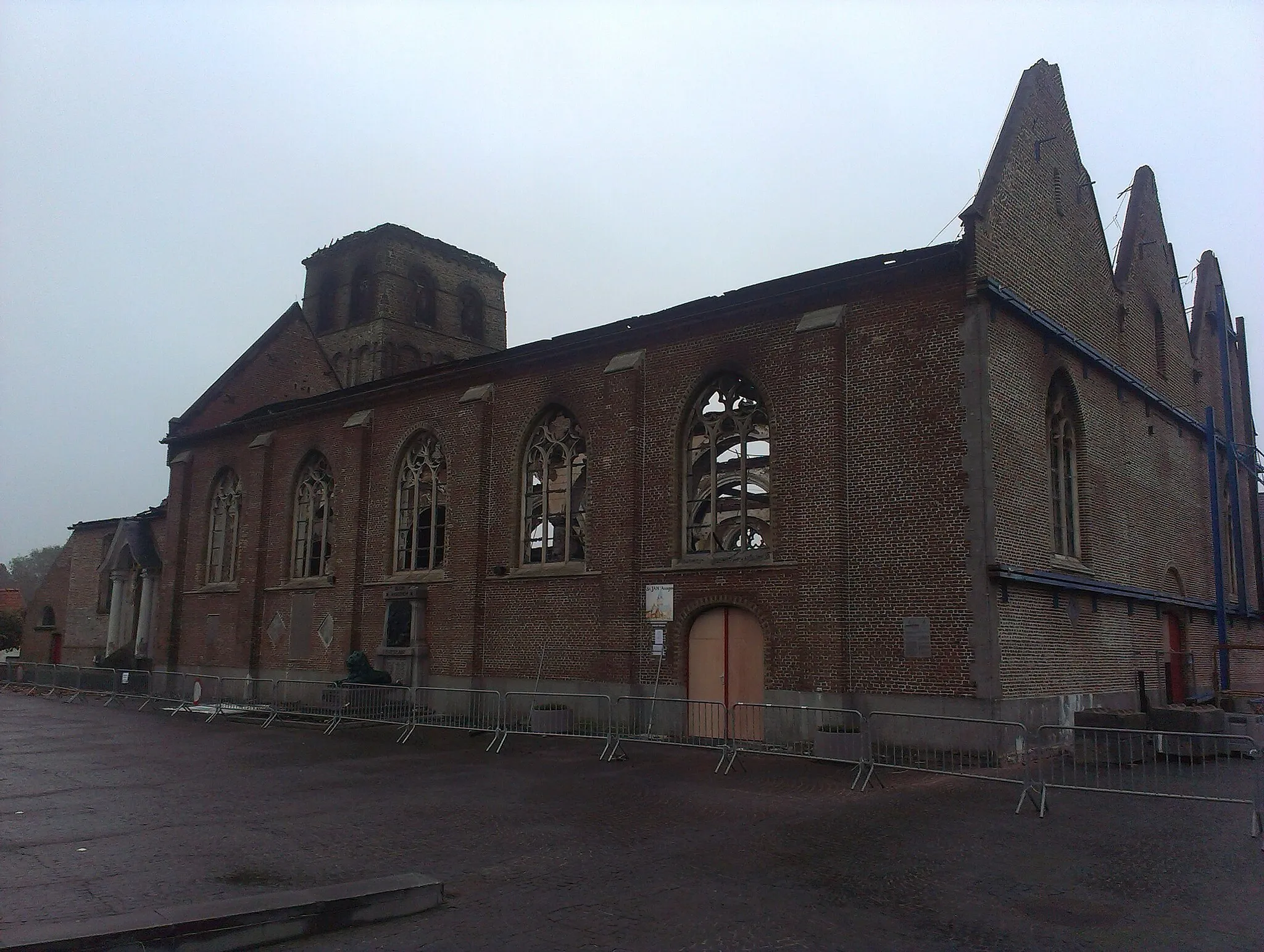Photo showing: kerk Sint-Jan-De-Doper oktober 2014