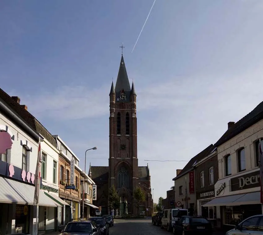 Photo showing: church, neo-gothic