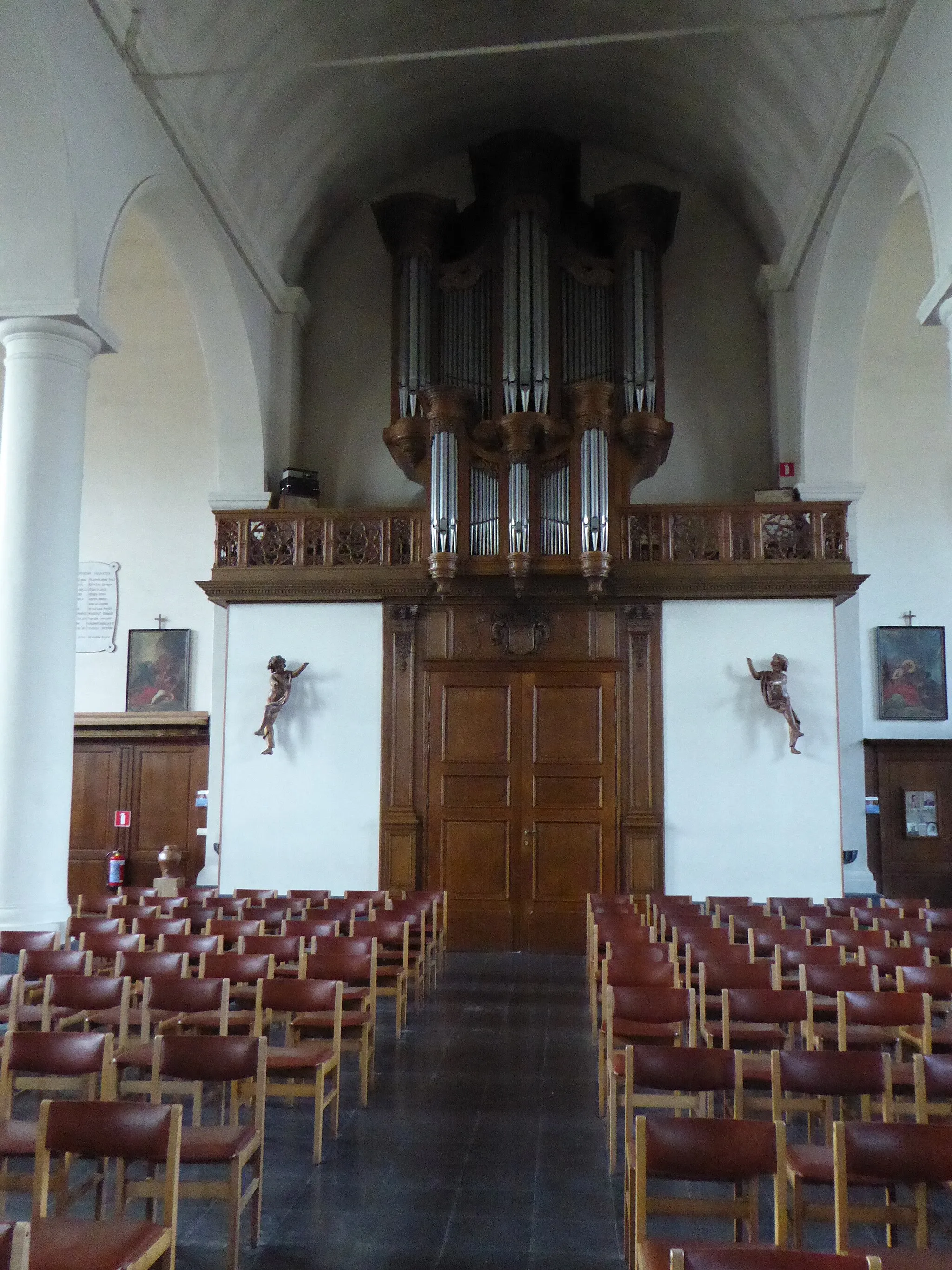 Photo showing: Indoors of  Church of Saint Amand in Bellegem. Bellegem, Kortrijk, West Flanders, Belgium