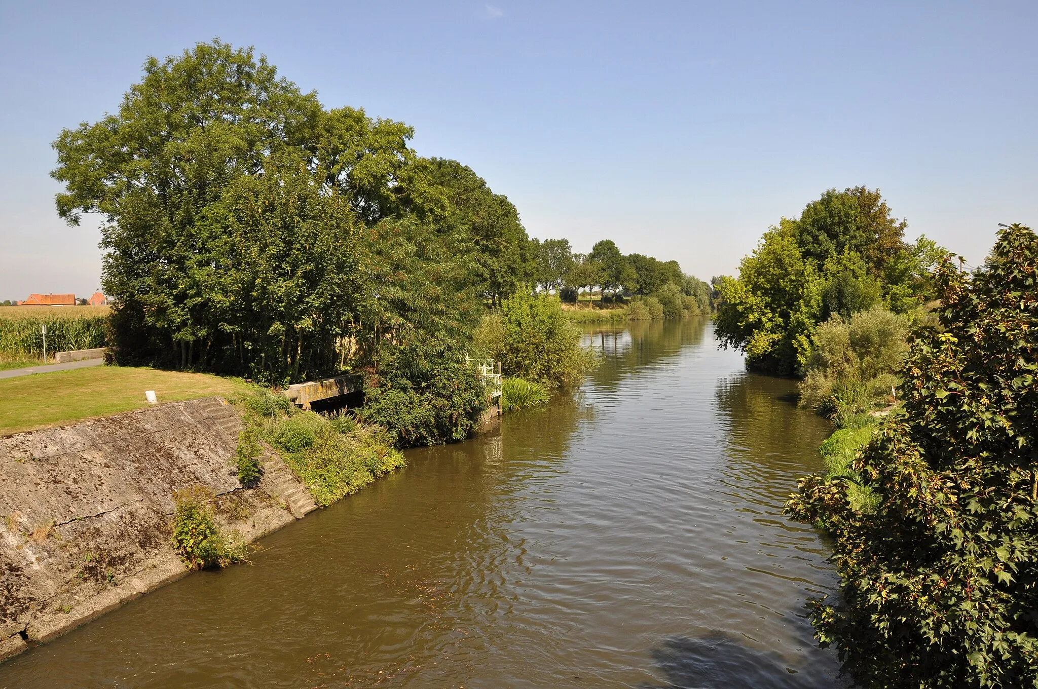 Photo showing: Boezinge (Province of West Flanders, Belgium): the Ieperlee canal at Boezinge-Sas