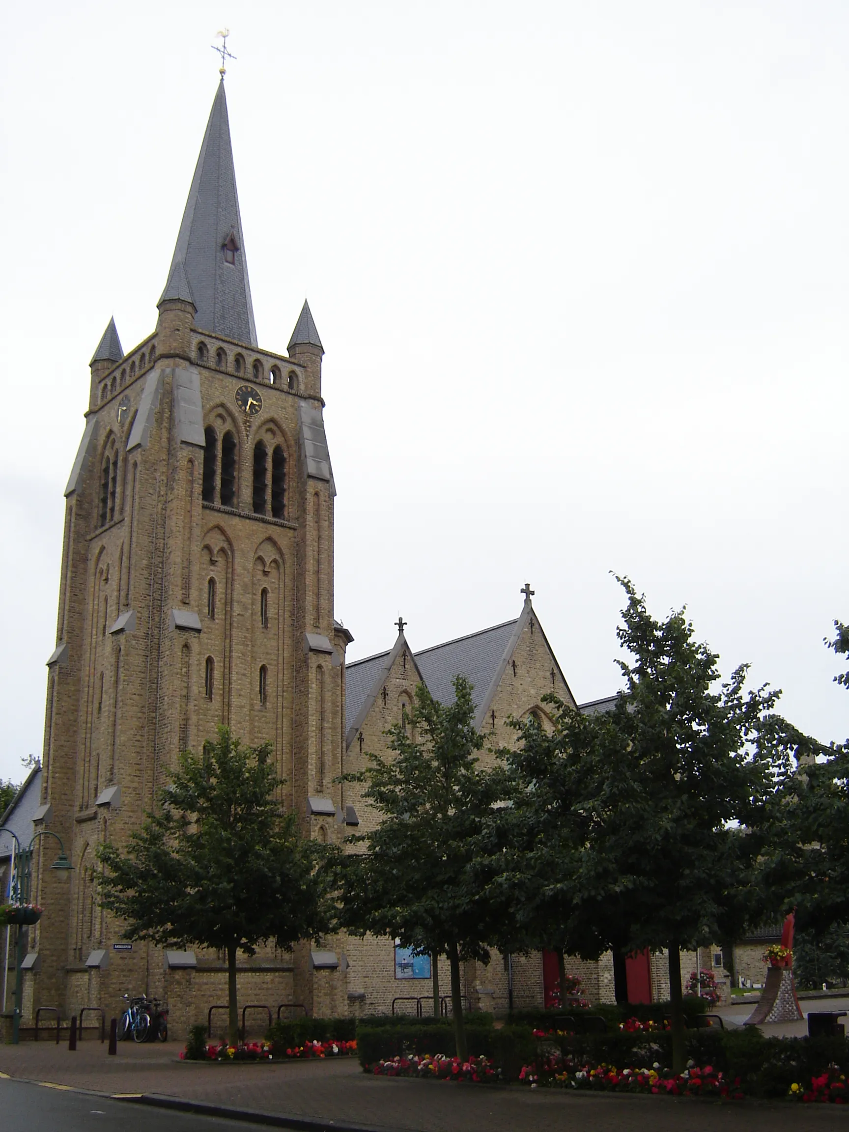 Photo showing: Sint-Pieterskerk in De Panne. Church of Saint Peter in De Panne, West Flanders, Belgium