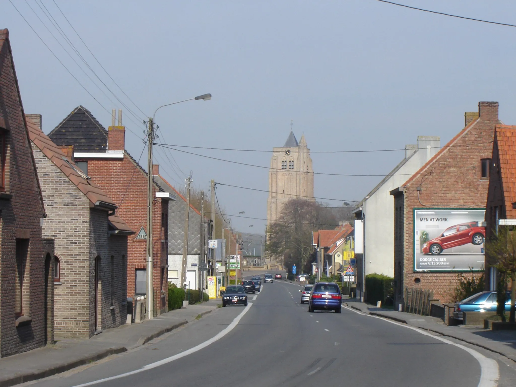 Photo showing: Village of Esen and the Esenweg street, coming from Diksmuide centre. View on church of Saint Peter . Esen, Diksmuide, West-Flanders, Belgium