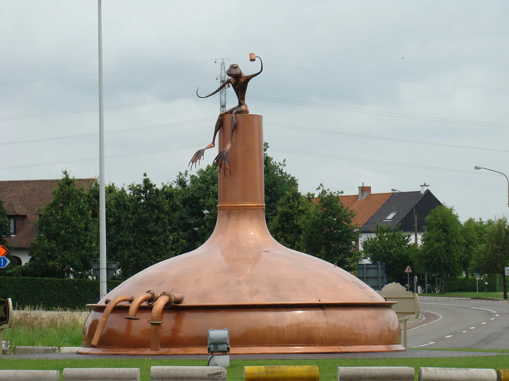 Photo showing: Roundabout decorated with artwork referring to (and sponsored by) the local Bavik Brewery
