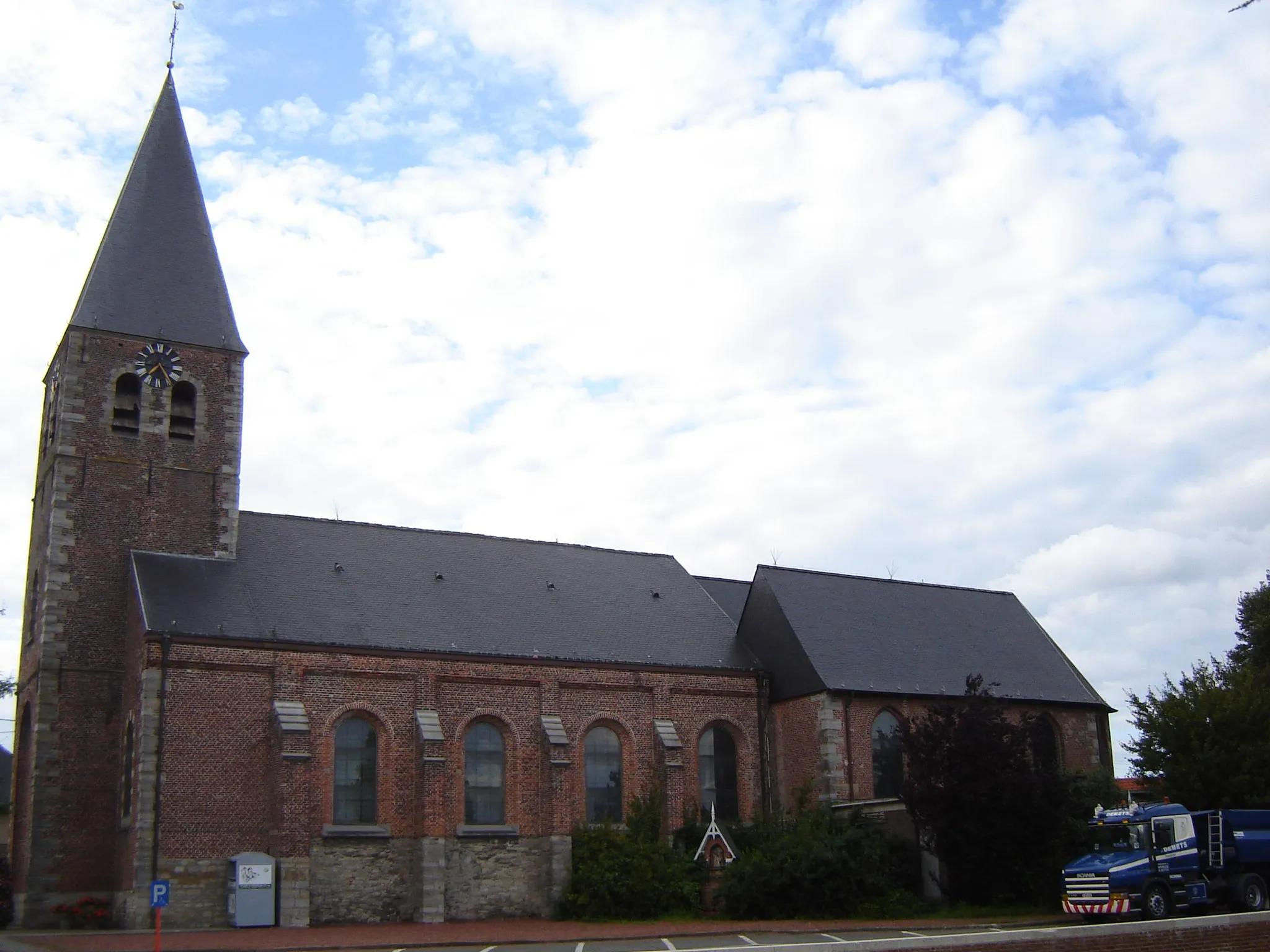 Photo showing: Church of the Assumption of Mary, in Heestert, Zwevegem, West Flanders, Belgium.