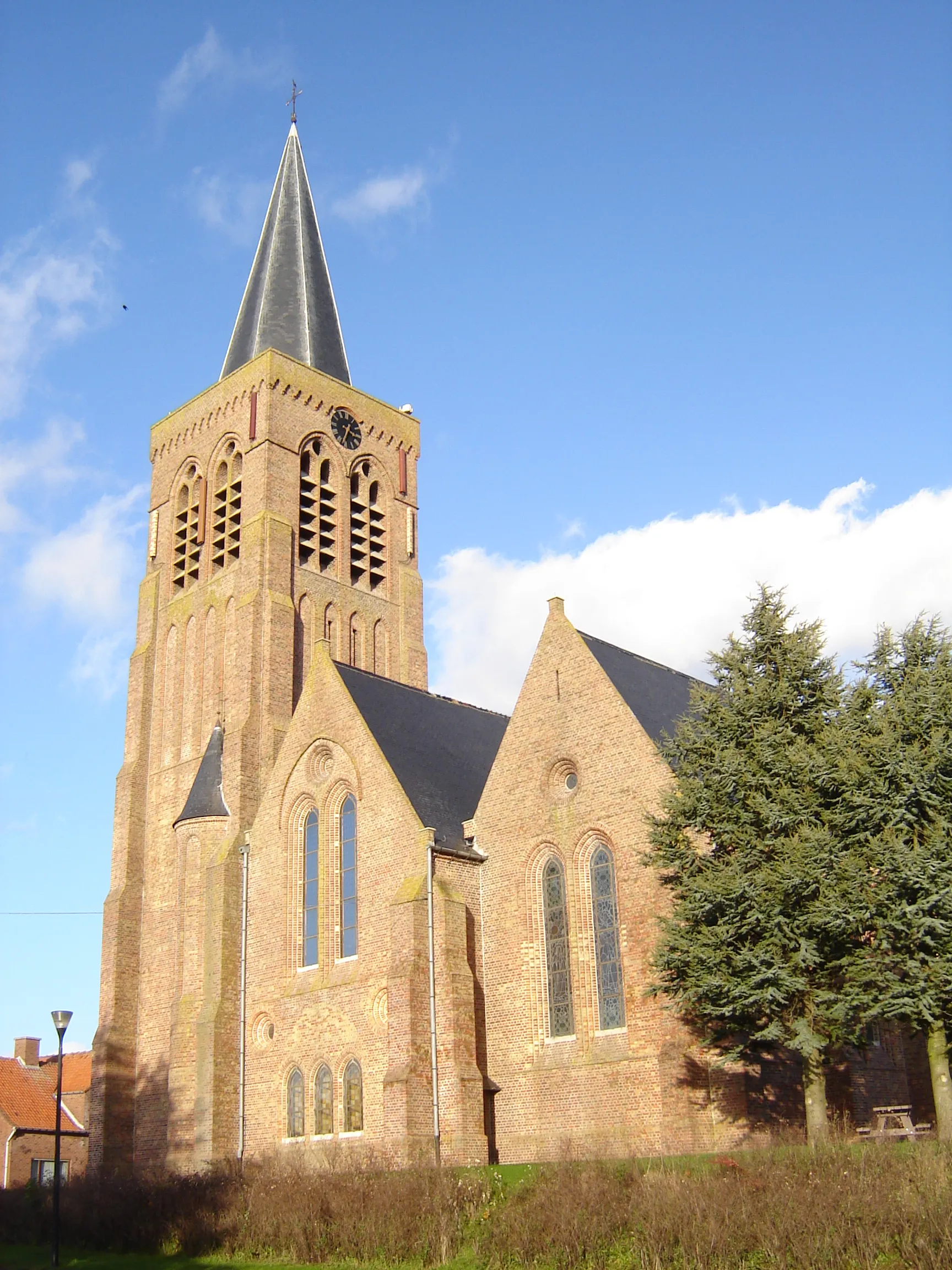 Photo showing: Church of Saint Lawrence in Klerken. Klerken, Houthulst, West Flanders, Belgium
