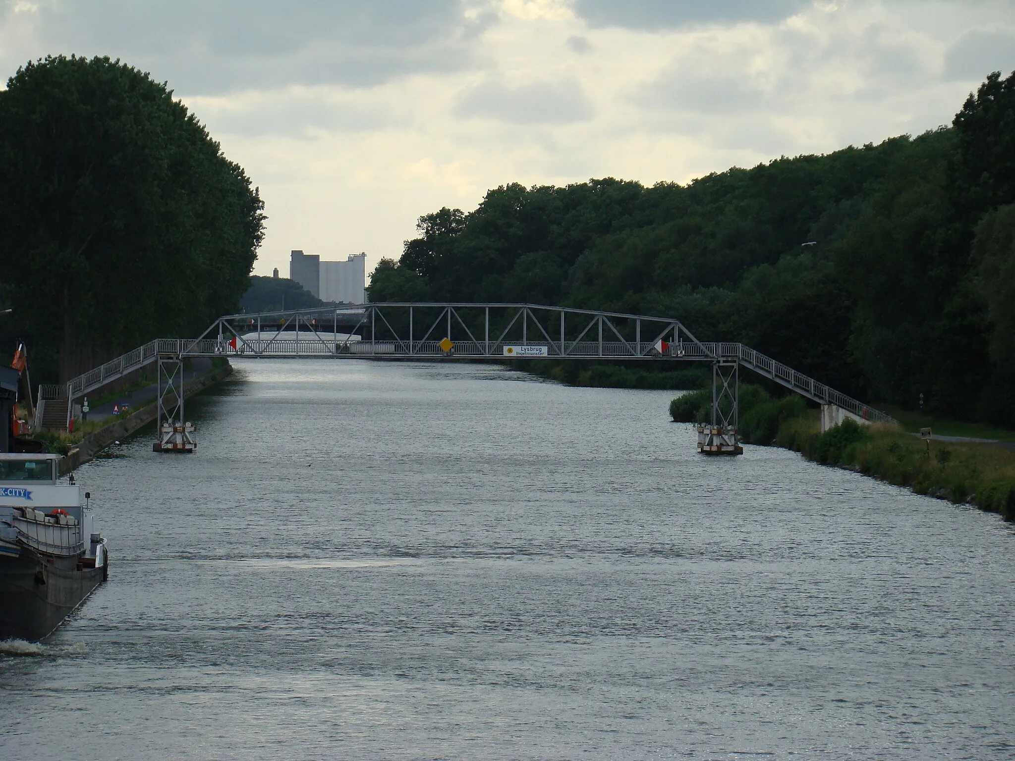 Photo showing: Canal Roeselare-Leie From Wantebrug Oostrozebeke (West Flanders, Belgium)