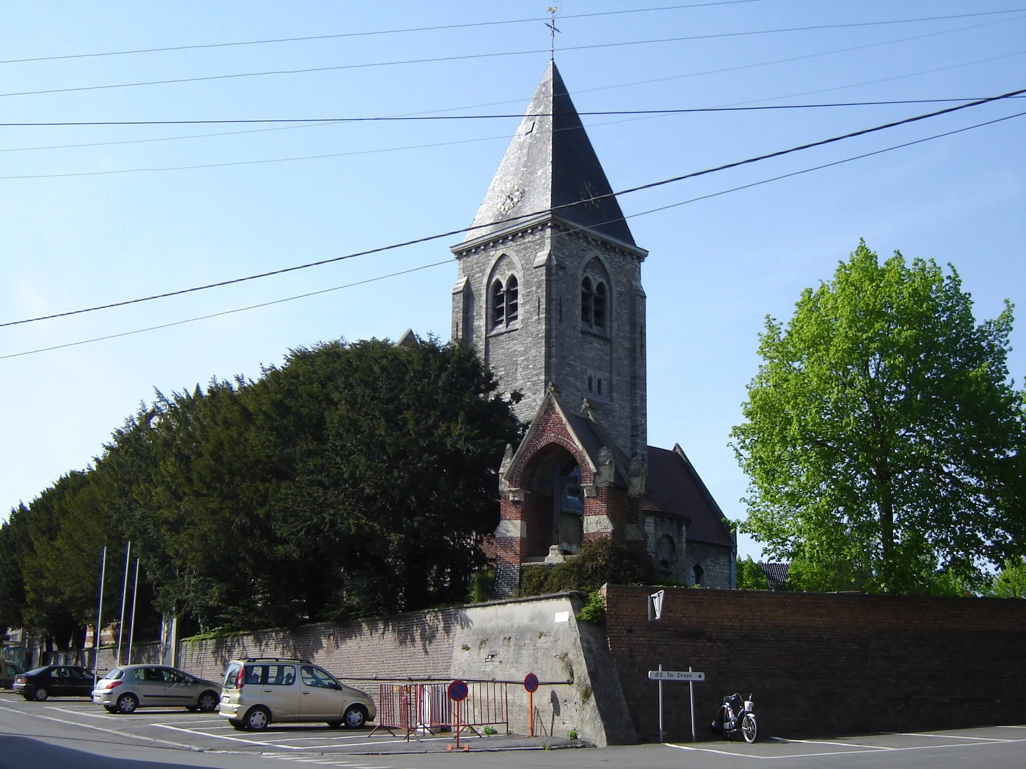 Photo showing: Church of Saint Denis and Saint Genesius in Sint-Denijs. Sint-Denijs, Zwevegem, West Flanders, Belgium