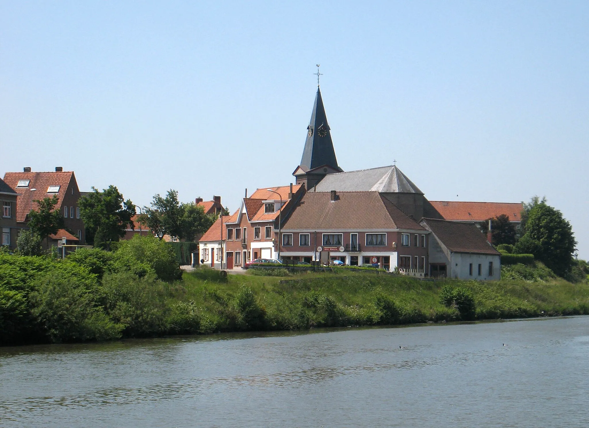 Photo showing: Sint-Joris, across the Ghent-Bruges Canal