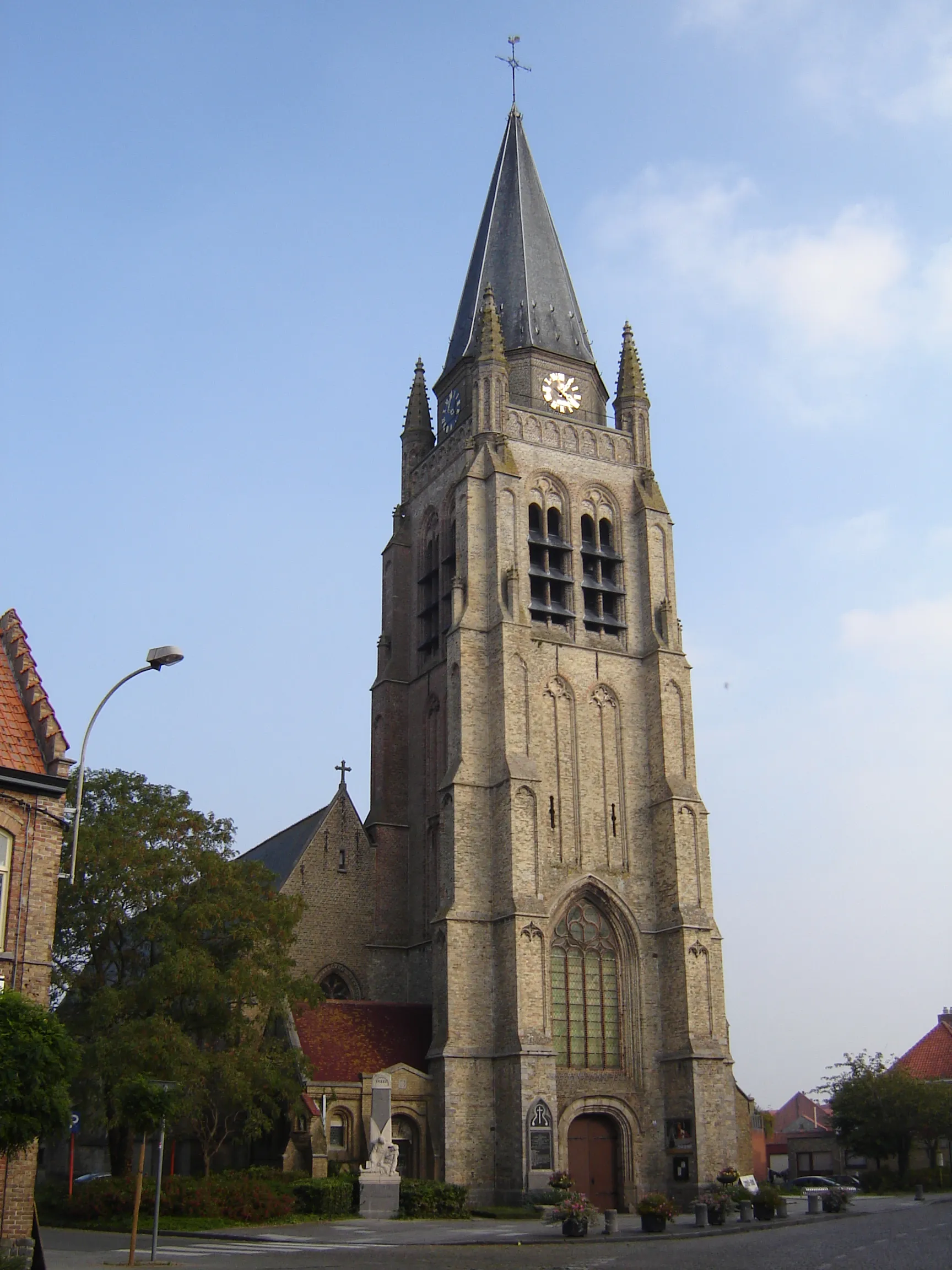 Photo showing: Church of Saint Vedast in Vlamertinge. Vlamertinge, Ieper, West Flanders, Belgium