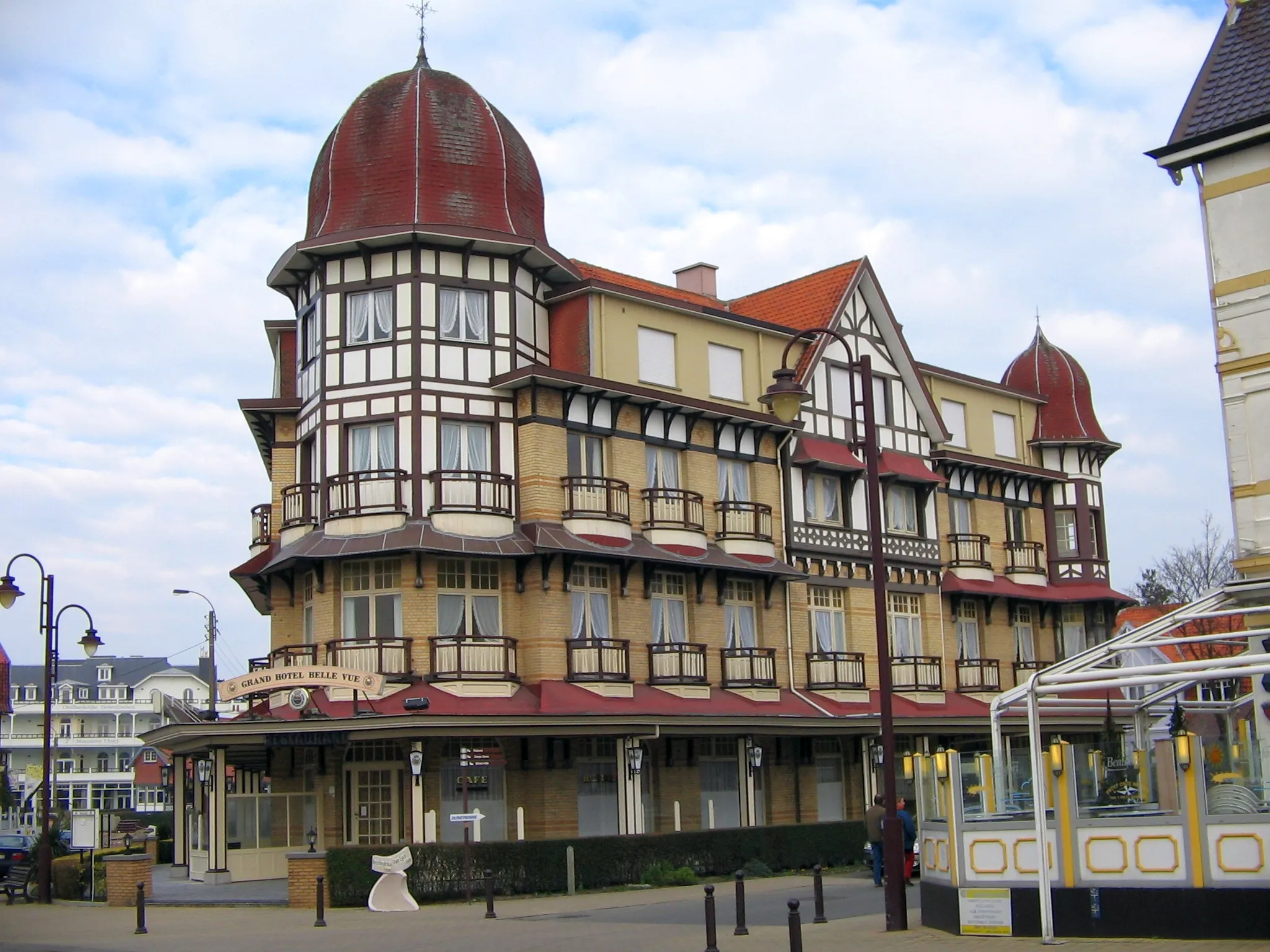 Photo showing: Hotel in De Haan